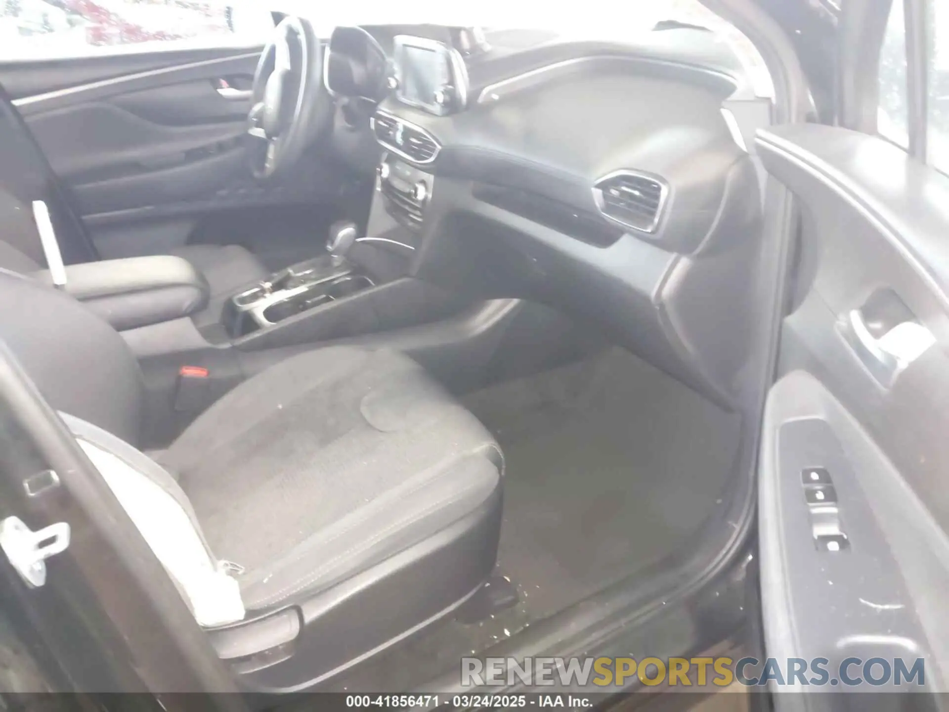 5 Photograph of a damaged car 5NMS3CAD6LH215275 HYUNDAI SANTA FE 2020
