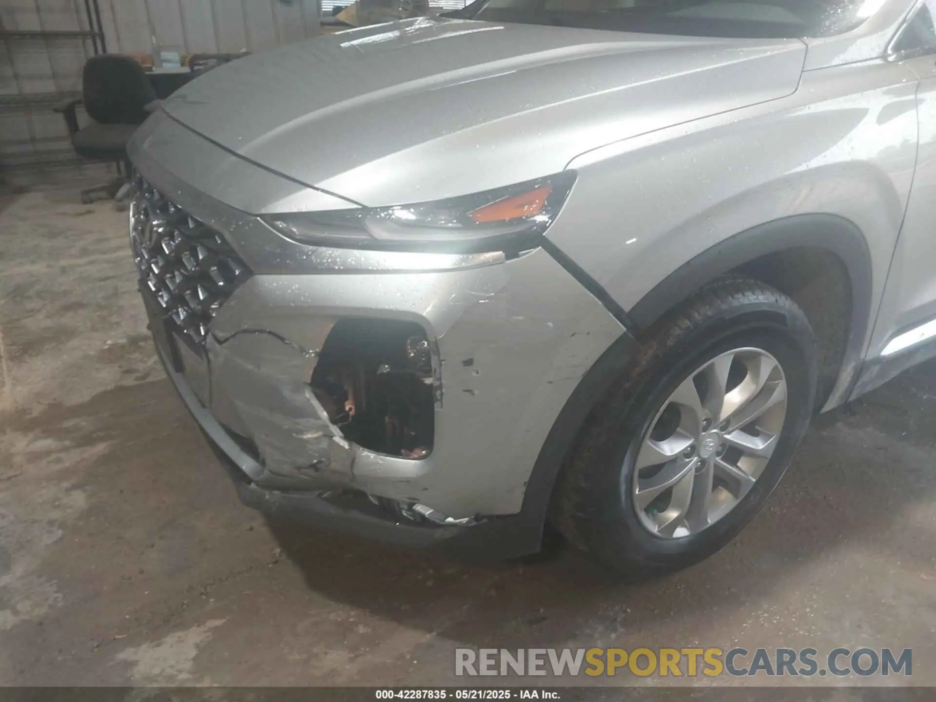 17 Photograph of a damaged car 5NMS3CAD6LH234229 HYUNDAI SANTA FE 2020
