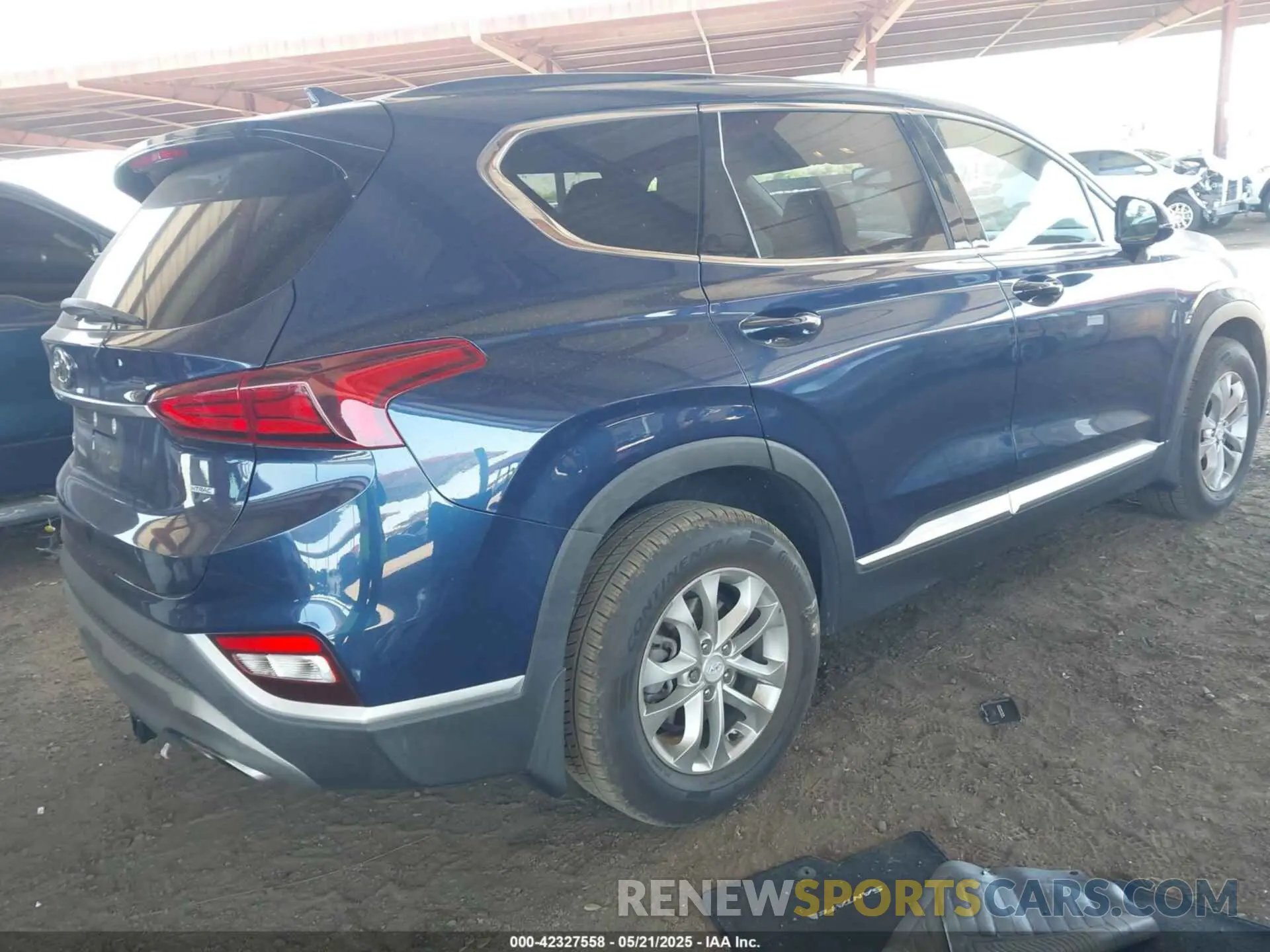 4 Photograph of a damaged car 5NMS3CADXLH271543 HYUNDAI SANTA FE 2020