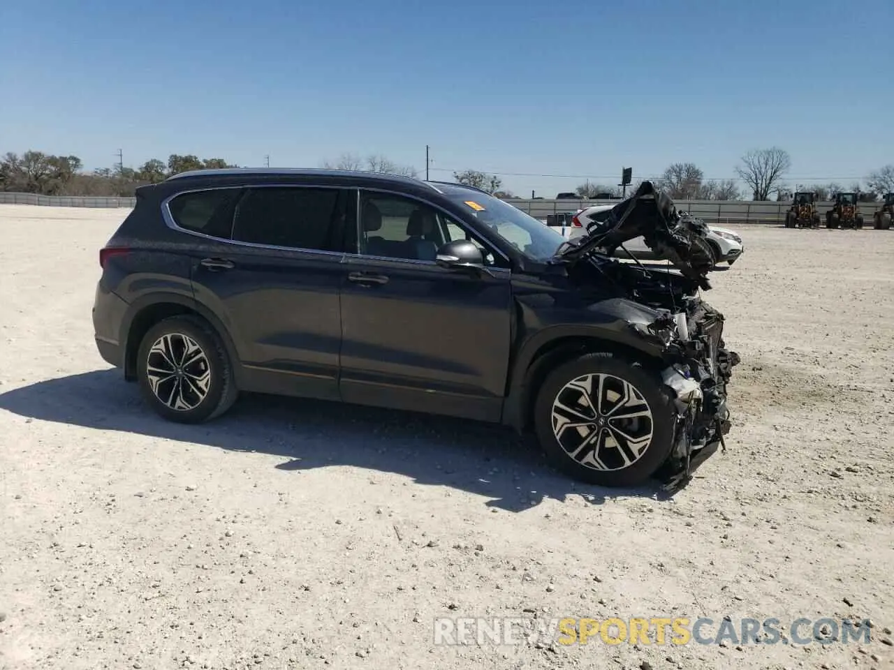 4 Photograph of a damaged car 5NMS53AA8LH275641 HYUNDAI SANTA FE 2020