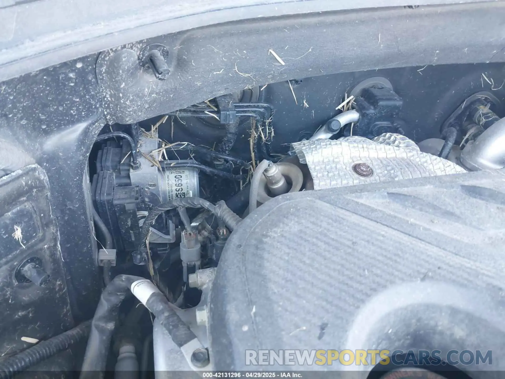 17 Photograph of a damaged car 5NMS5CAA0LH208063 HYUNDAI SANTA FE 2020
