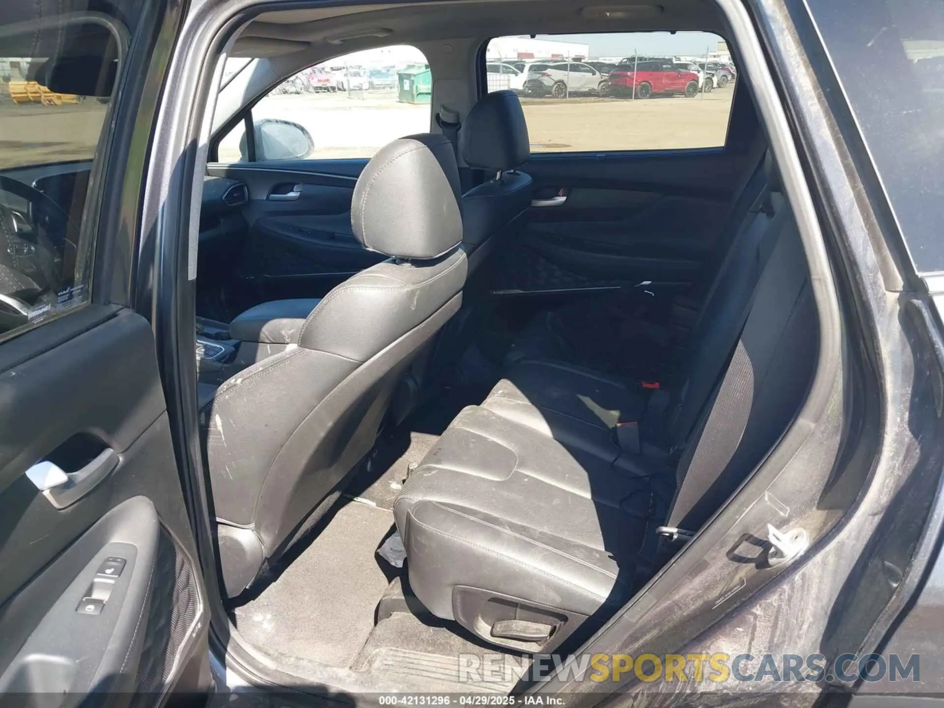 8 Photograph of a damaged car 5NMS5CAA0LH208063 HYUNDAI SANTA FE 2020