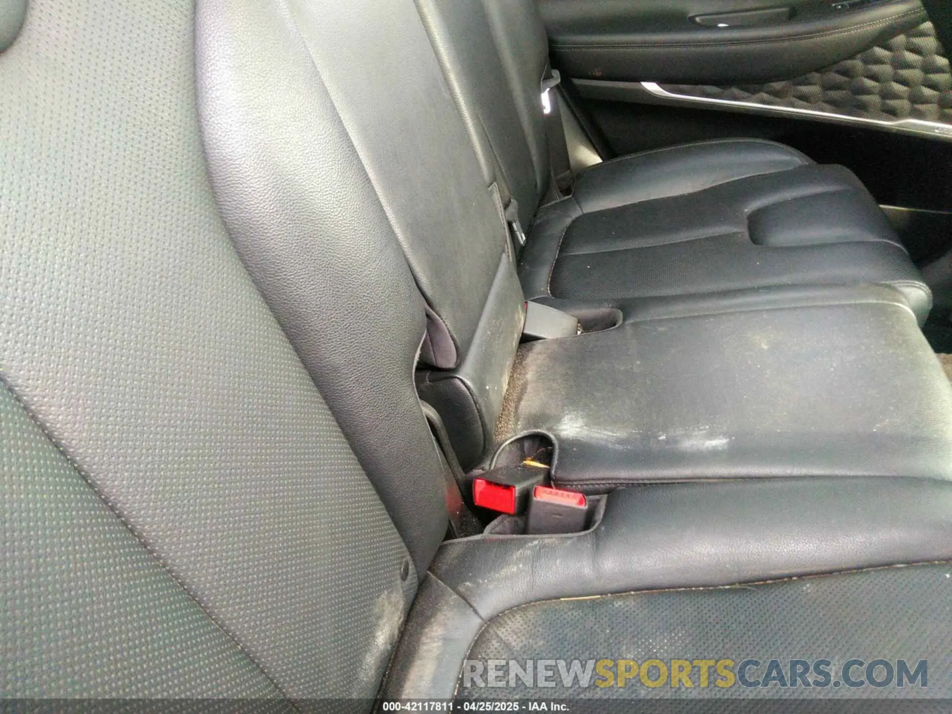 8 Photograph of a damaged car 5NMS5CAA4LH147252 HYUNDAI SANTA FE 2020