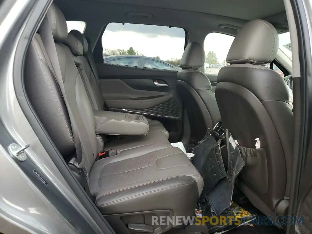 11 Photograph of a damaged car 5NMS5CAD0LH142401 HYUNDAI SANTA FE 2020
