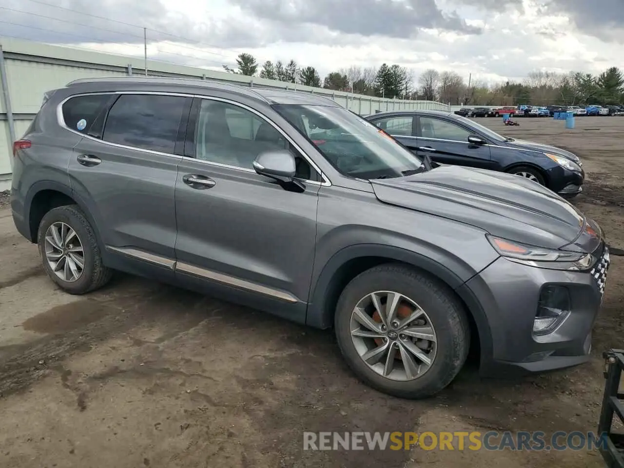 4 Photograph of a damaged car 5NMS5CAD0LH142401 HYUNDAI SANTA FE 2020