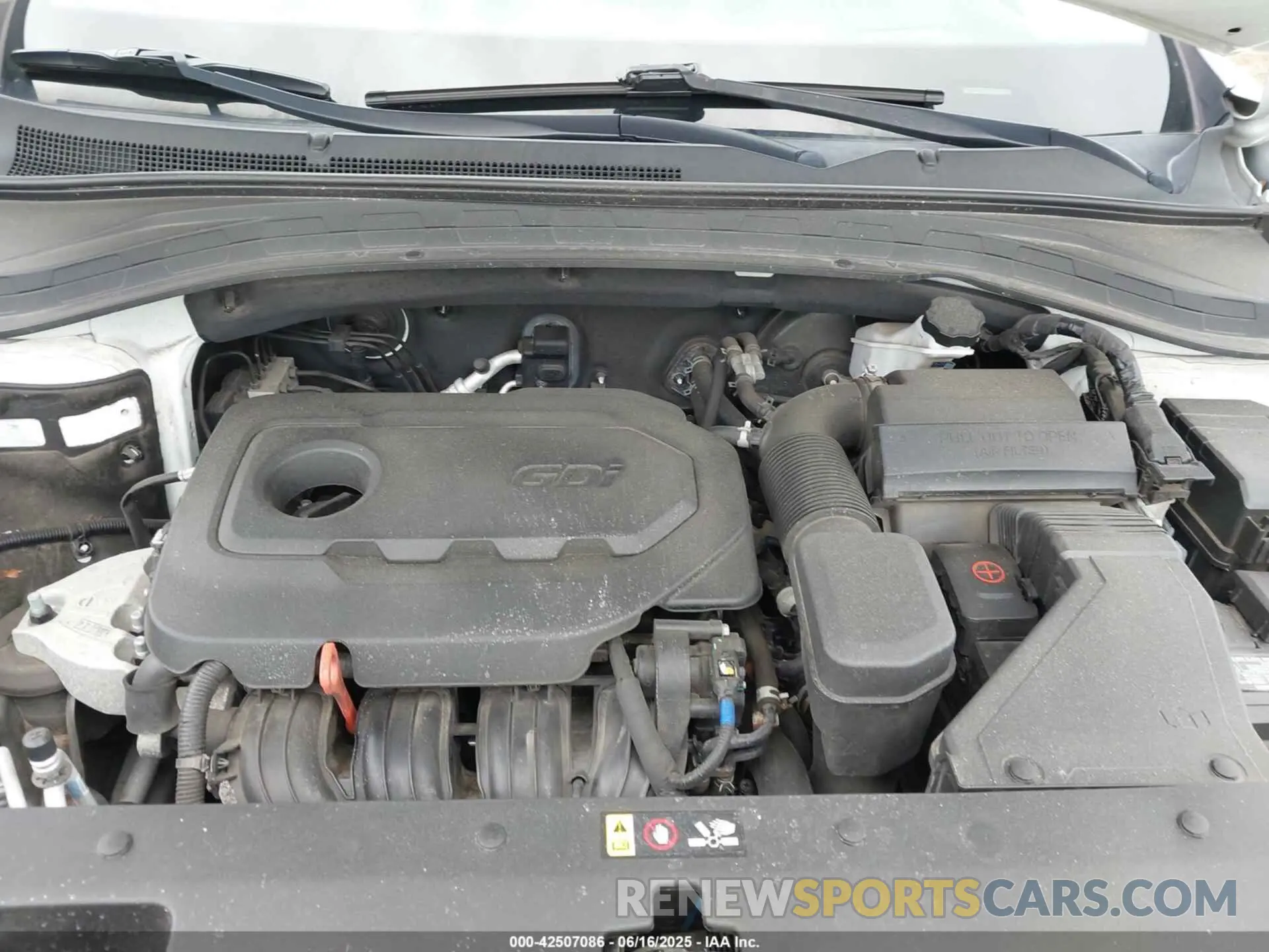 10 Photograph of a damaged car 5NMS5CAD4LH207587 HYUNDAI SANTA FE 2020