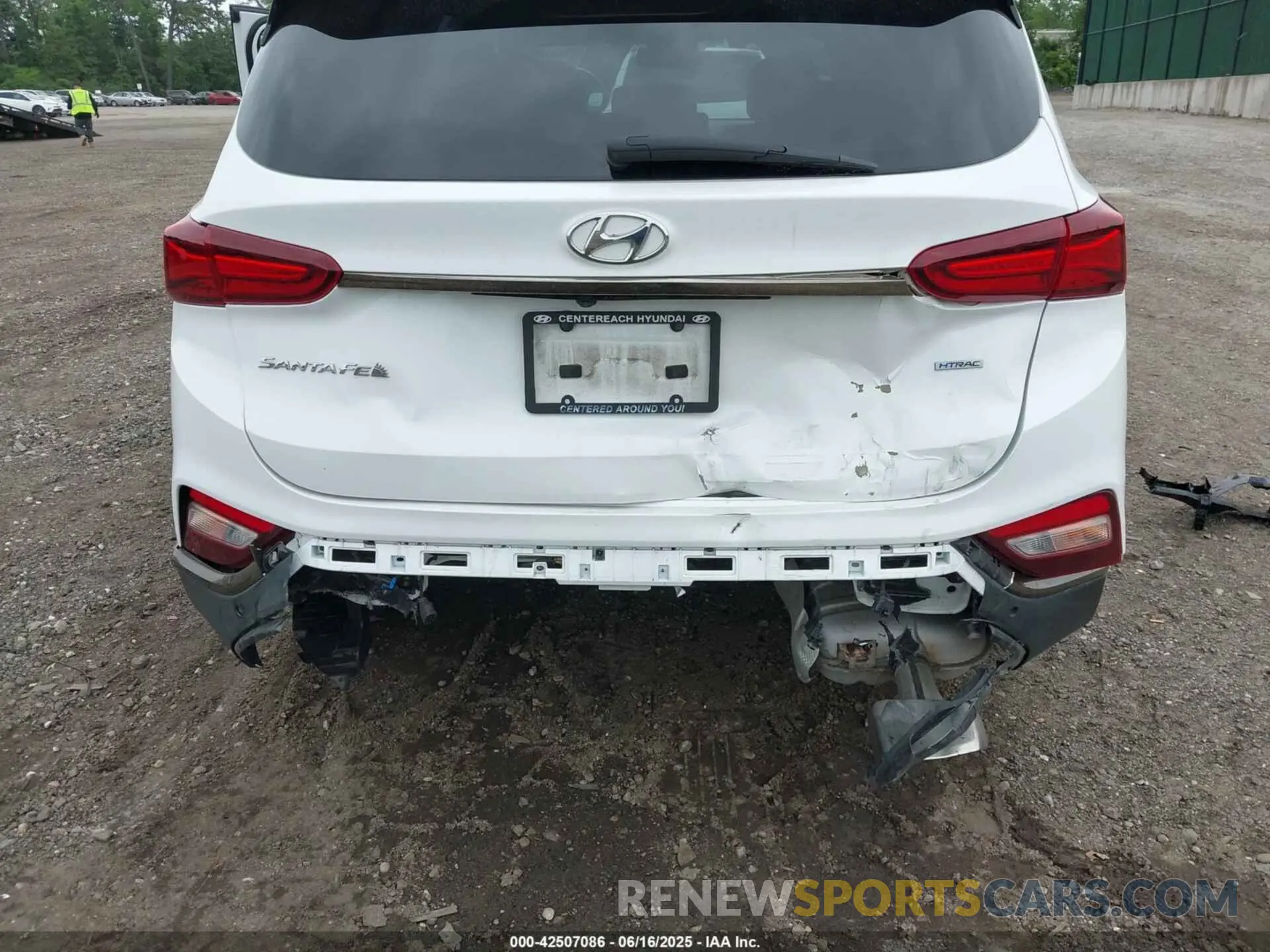 6 Photograph of a damaged car 5NMS5CAD4LH207587 HYUNDAI SANTA FE 2020