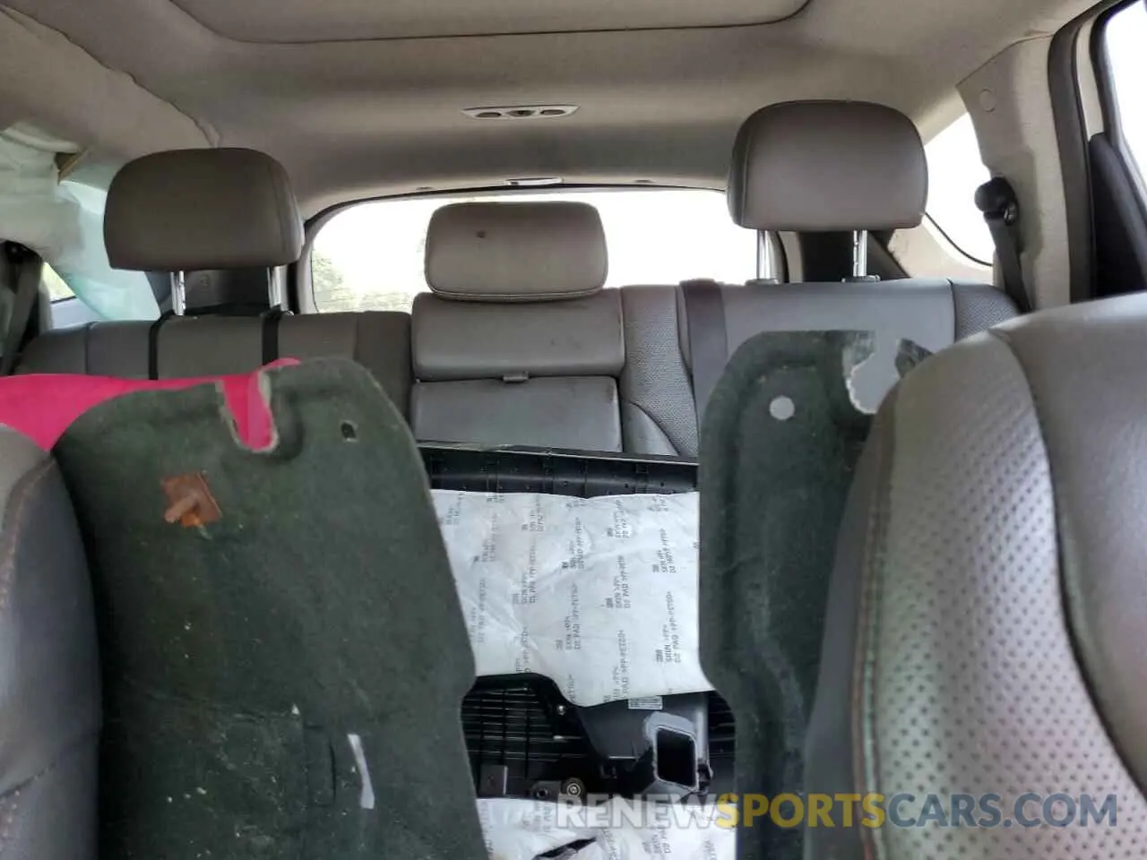 10 Photograph of a damaged car 5NMS5CAD4LH268972 HYUNDAI SANTA FE 2020