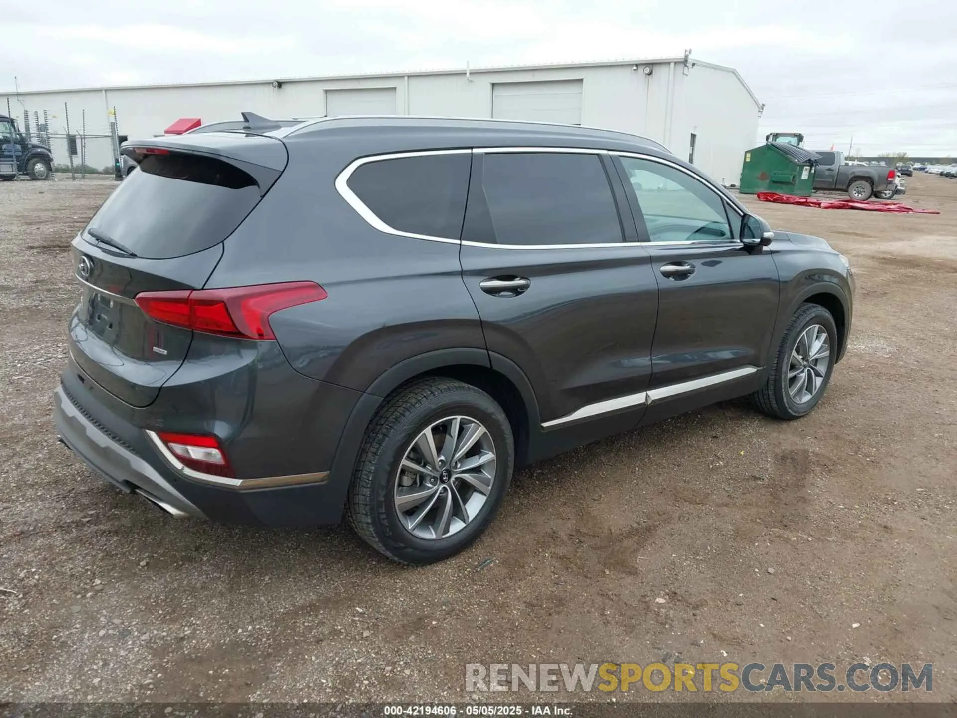 4 Photograph of a damaged car 5NMS5CAD6LH208563 HYUNDAI SANTA FE 2020