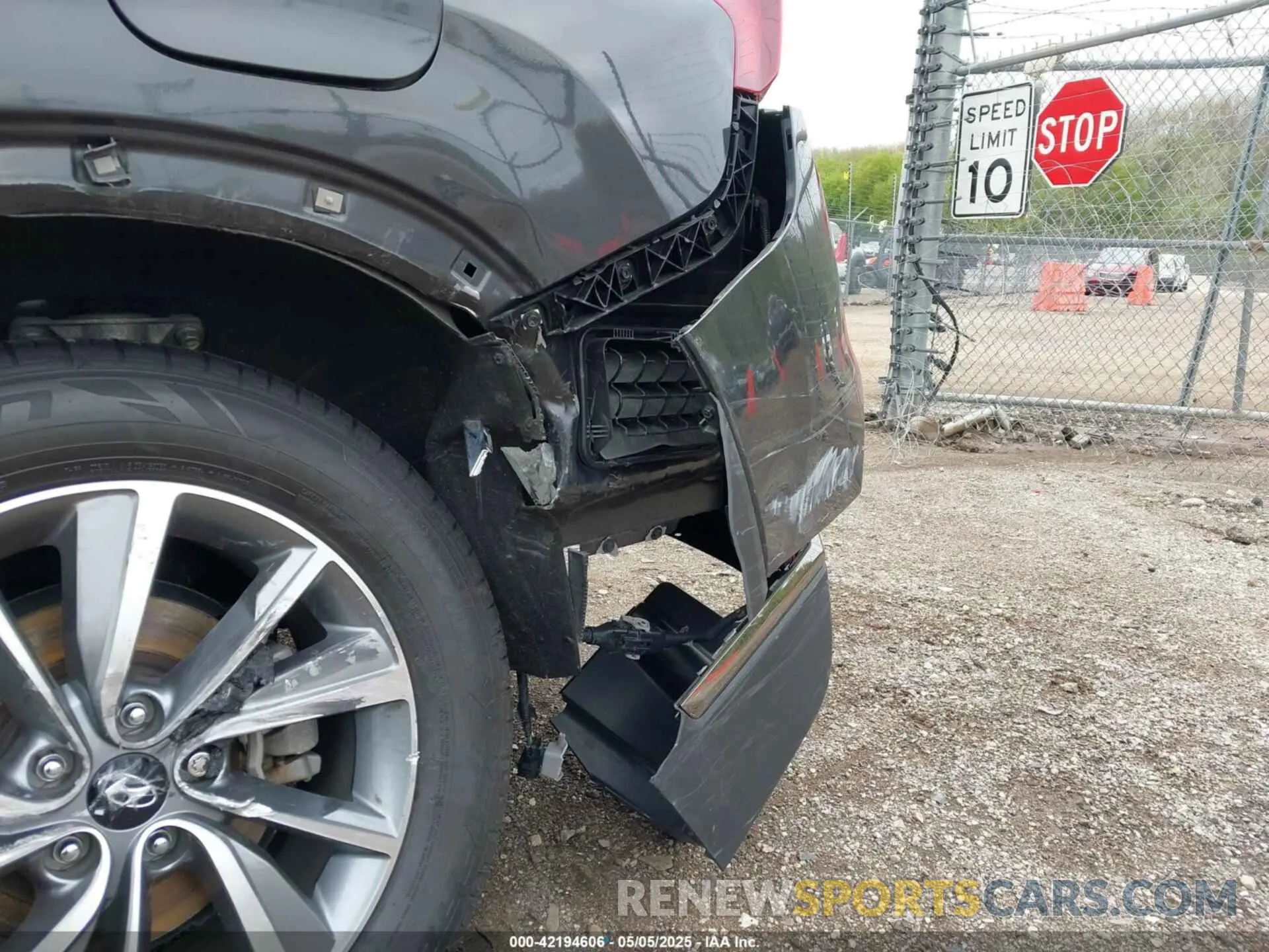 6 Photograph of a damaged car 5NMS5CAD6LH208563 HYUNDAI SANTA FE 2020