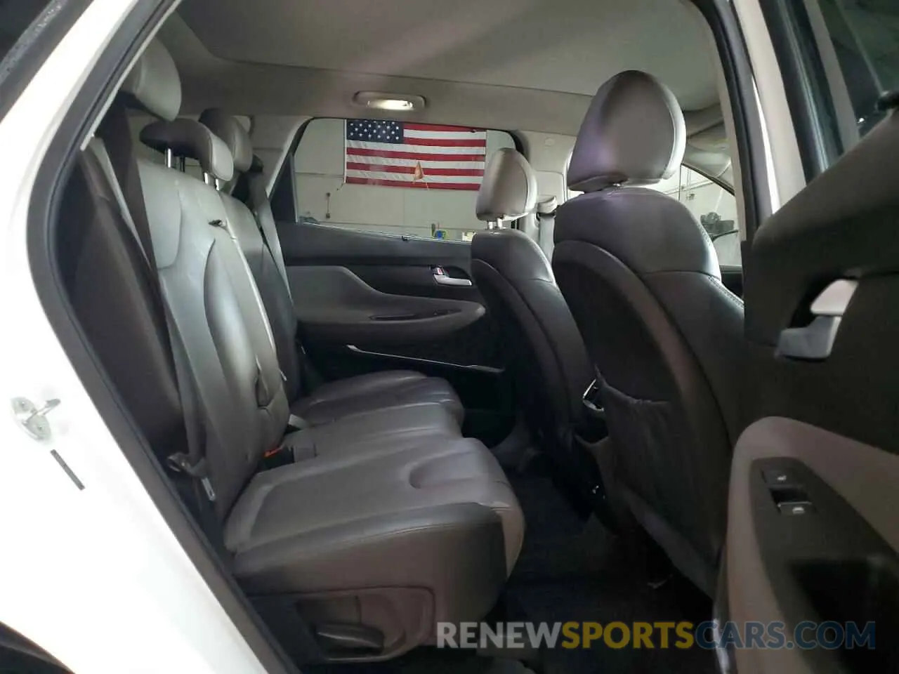 11 Photograph of a damaged car 5NMS5CAD9LH163313 HYUNDAI SANTA FE 2020
