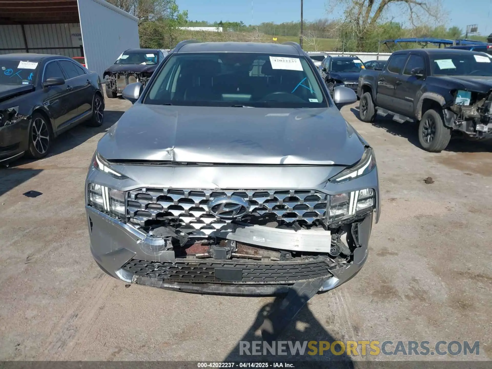 12 Photograph of a damaged car 5NMS24AJ4MH353199 HYUNDAI SANTA FE 2021