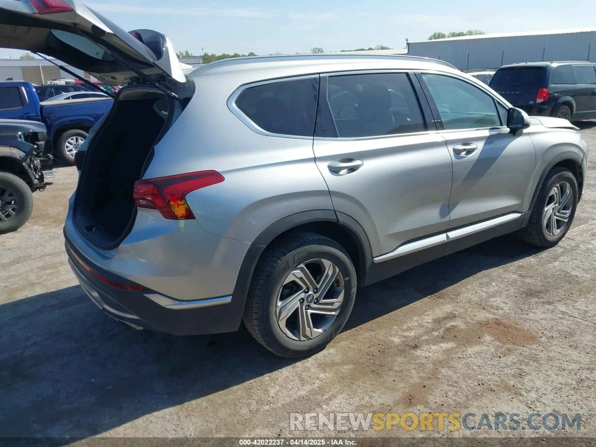 4 Photograph of a damaged car 5NMS24AJ4MH353199 HYUNDAI SANTA FE 2021