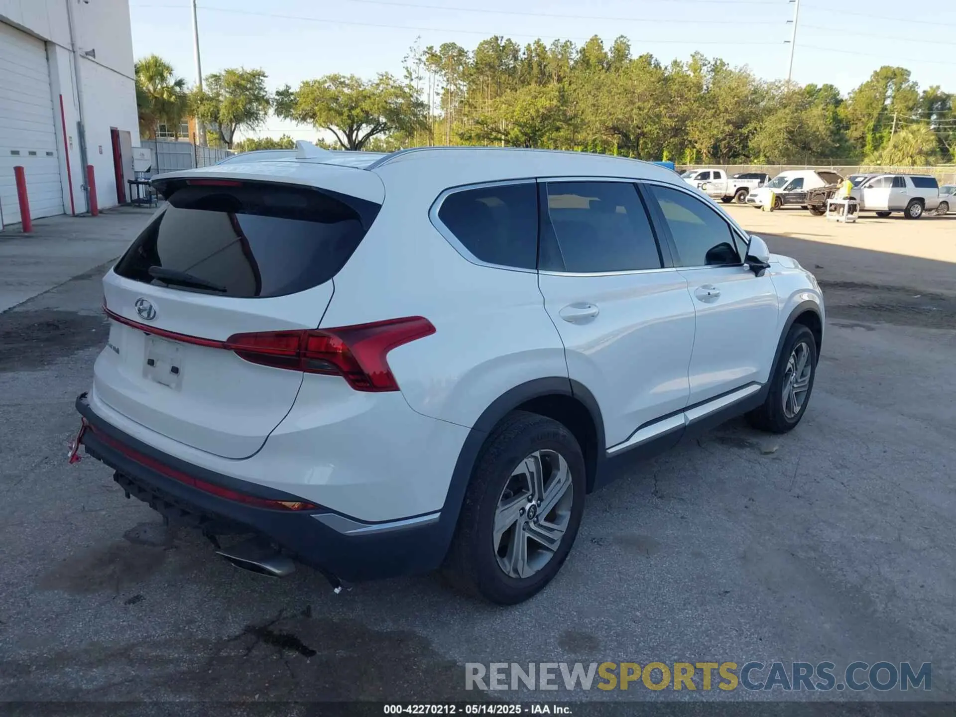 4 Фотография поврежденного автомобиля 5NMS24AJ7MH332668 HYUNDAI SANTA FE 2021
