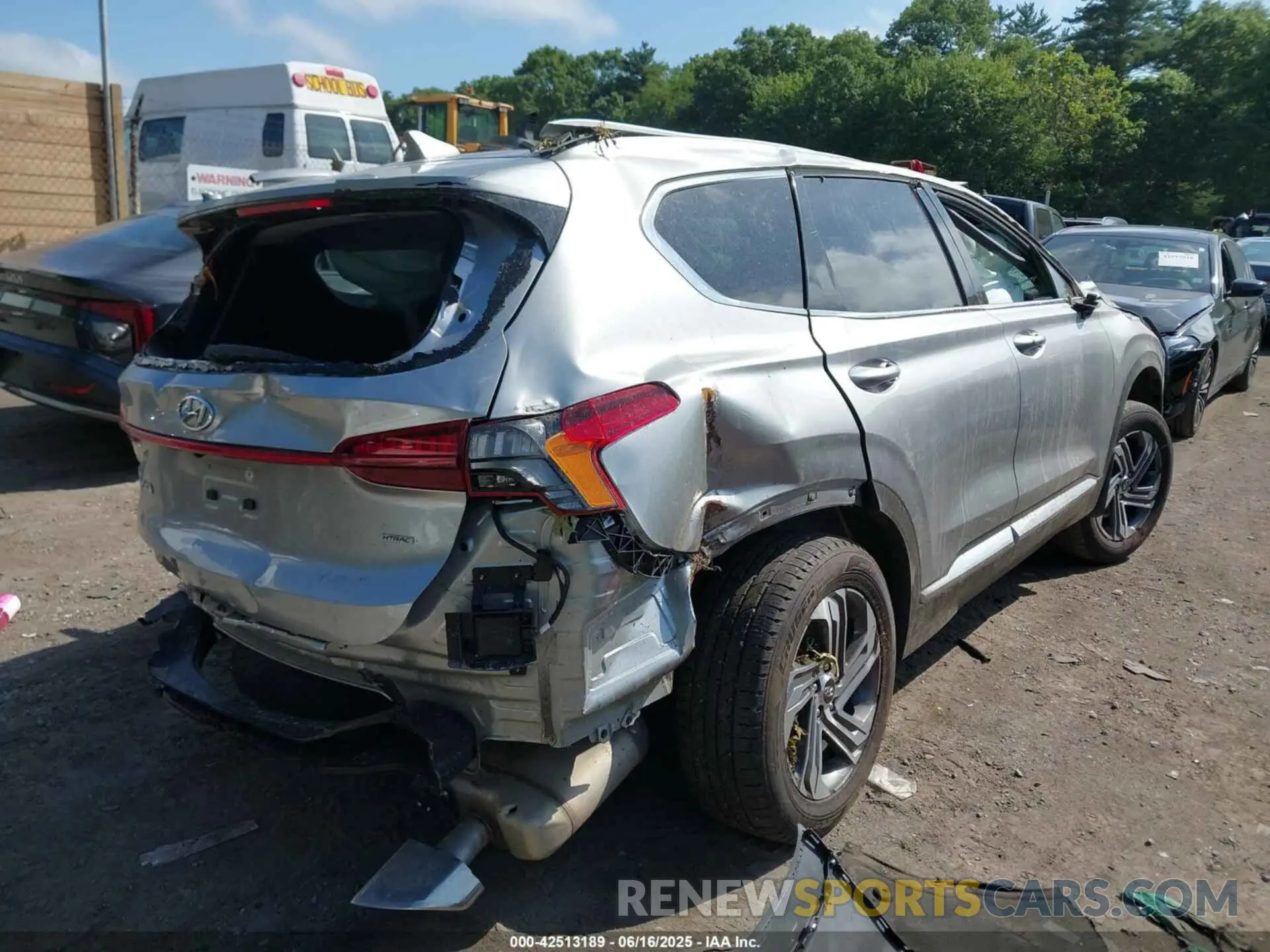 4 Photograph of a damaged car 5NMS2DAJ5MH343958 HYUNDAI SANTA FE 2021