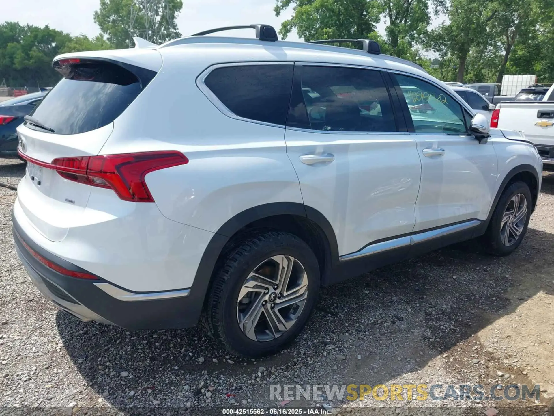 4 Photograph of a damaged car 5NMS3DAJ7MH369751 HYUNDAI SANTA FE 2021