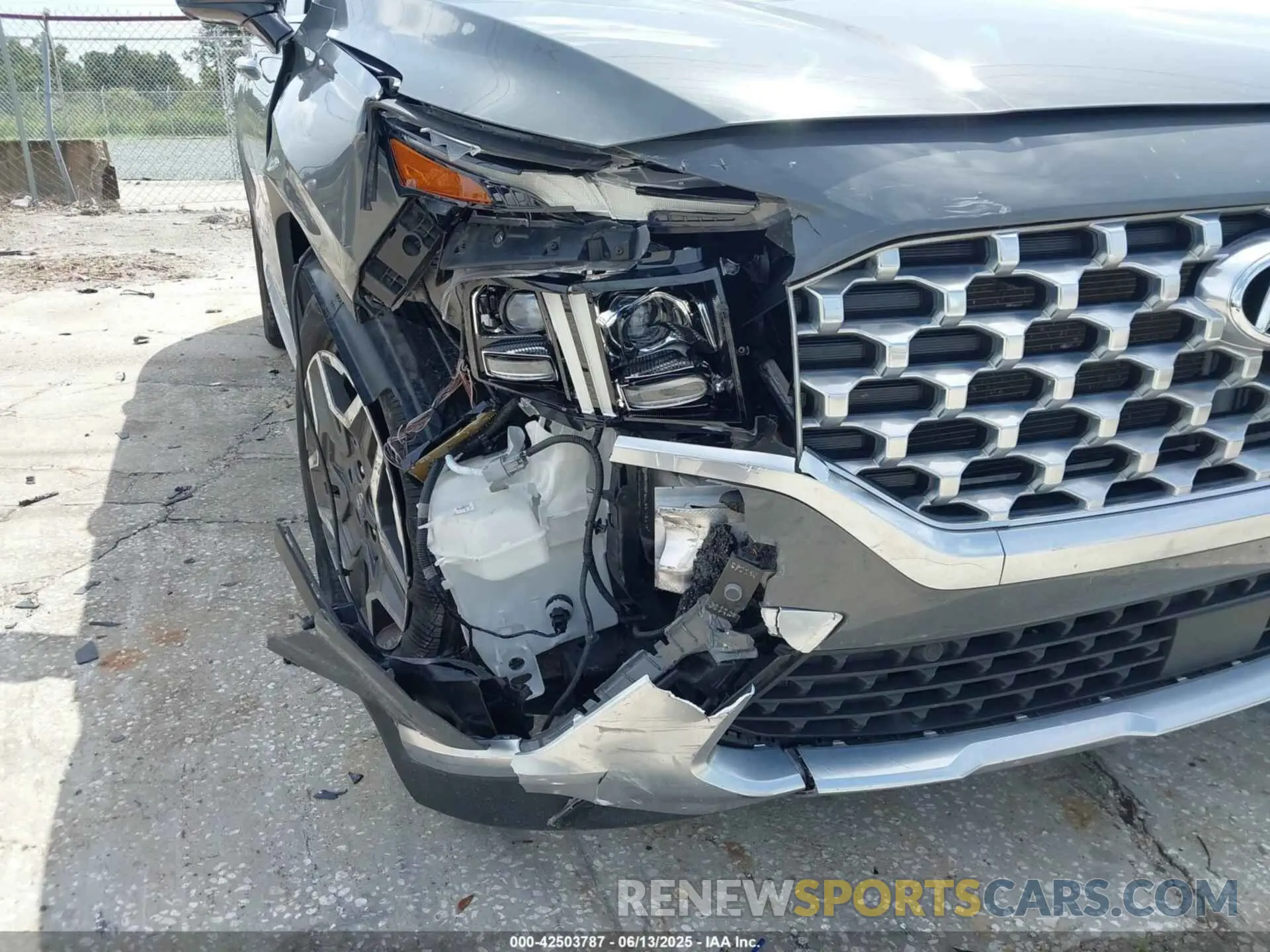 17 Photograph of a damaged car 5NMS44AL4MH335216 HYUNDAI SANTA FE 2021