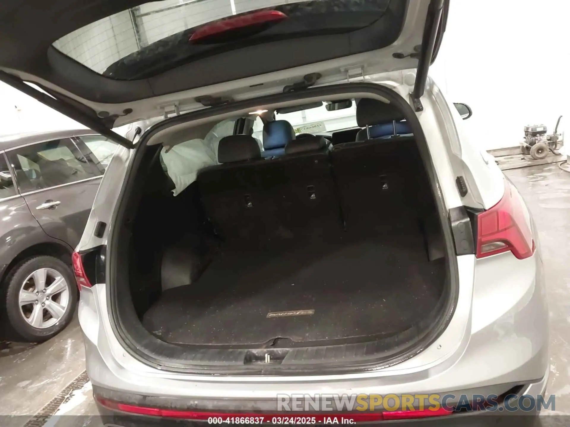 17 Photograph of a damaged car 5NMS4DAL6MH372039 HYUNDAI SANTA FE 2021
