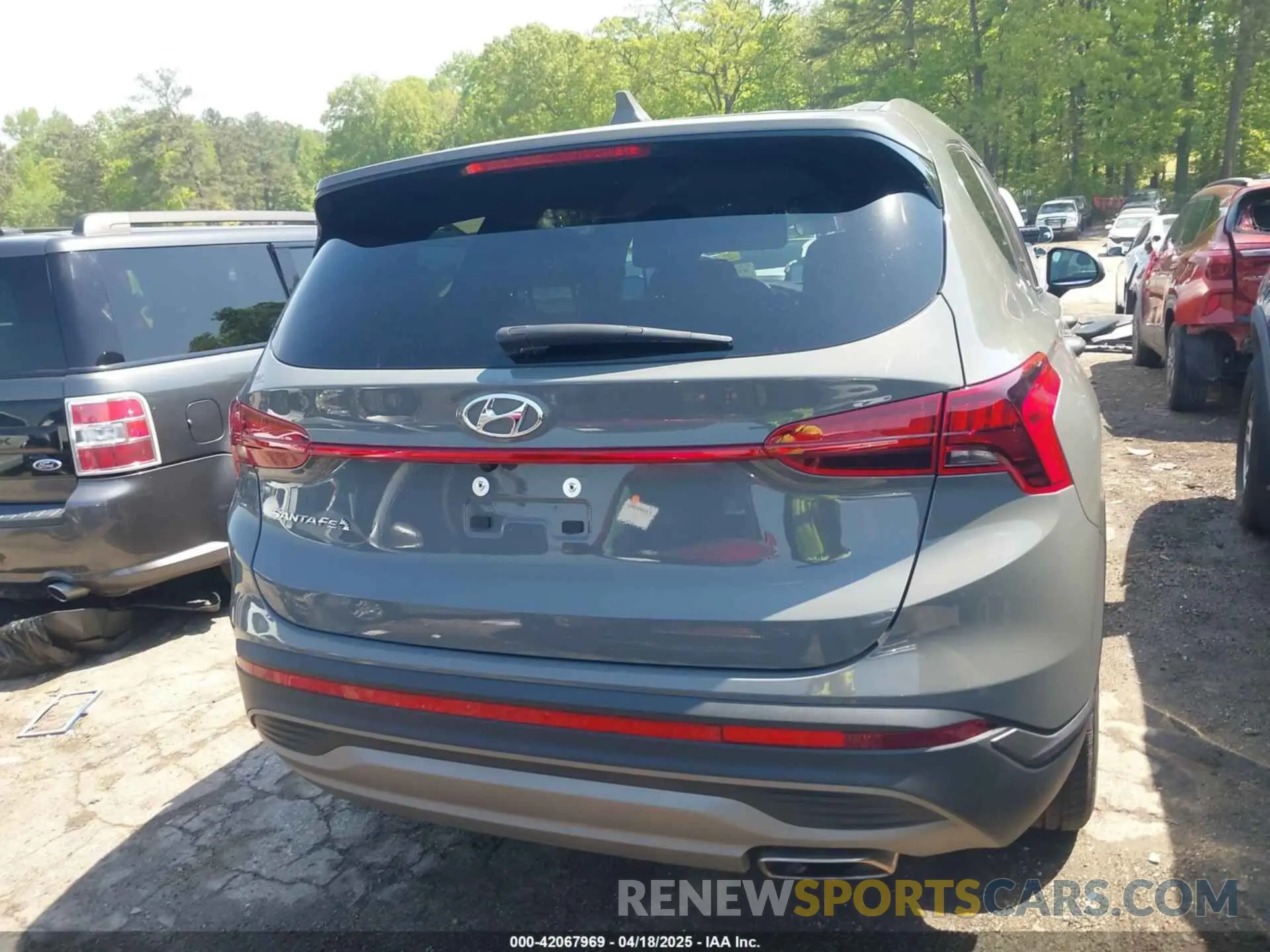 16 Photograph of a damaged car 5NMS14AJ5NH427881 HYUNDAI SANTA FE 2022