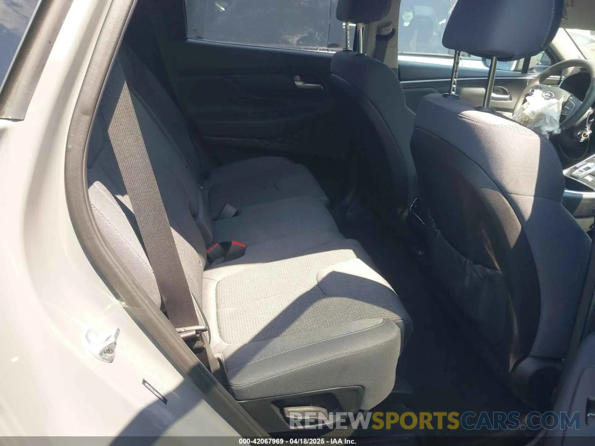 8 Photograph of a damaged car 5NMS14AJ5NH427881 HYUNDAI SANTA FE 2022
