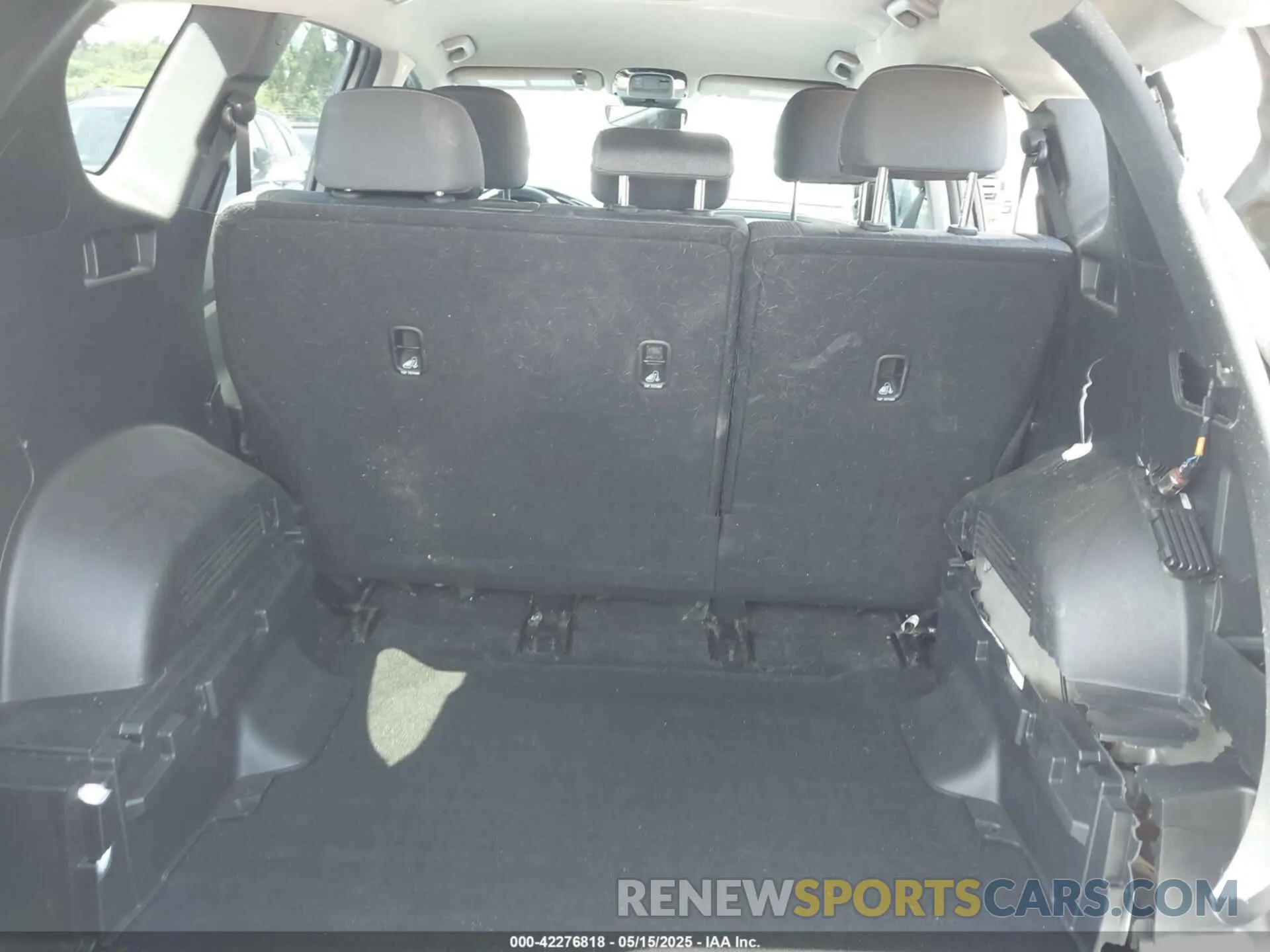 18 Photograph of a damaged car 5NMS14AJ7NH393037 HYUNDAI SANTA FE 2022