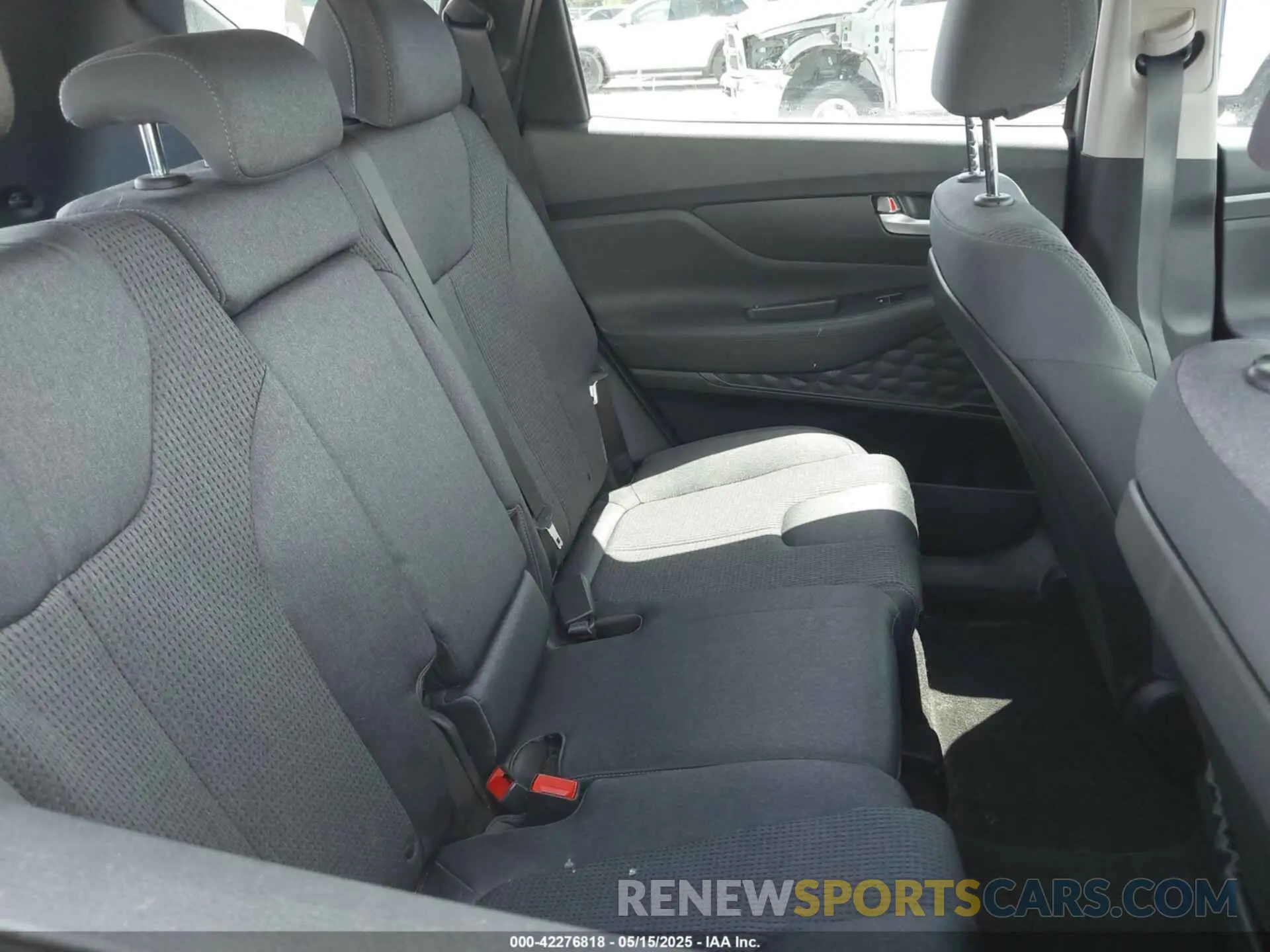 8 Photograph of a damaged car 5NMS14AJ7NH393037 HYUNDAI SANTA FE 2022