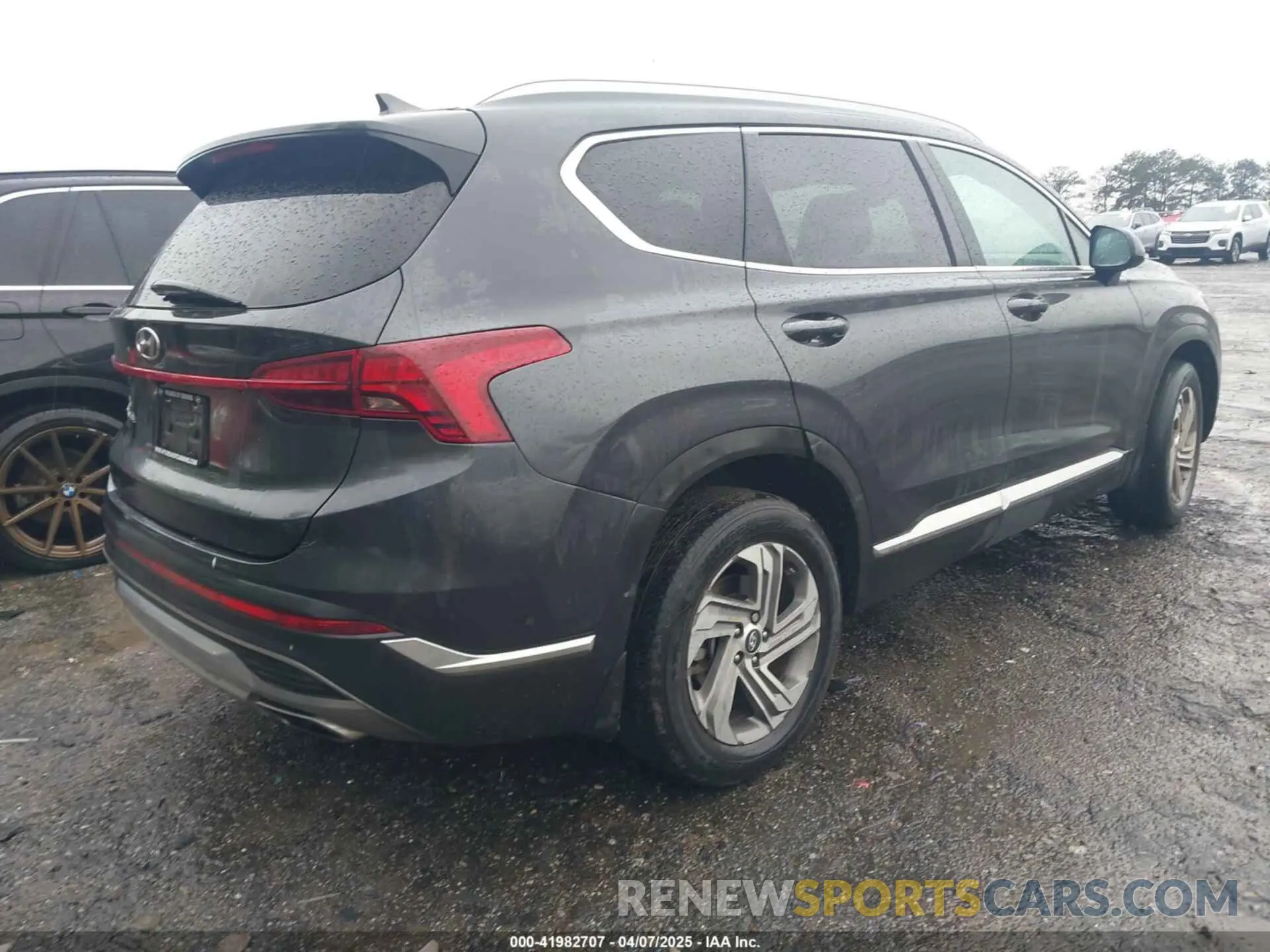 4 Фотография поврежденного автомобиля 5NMS24AJ4NH461081 HYUNDAI SANTA FE 2022