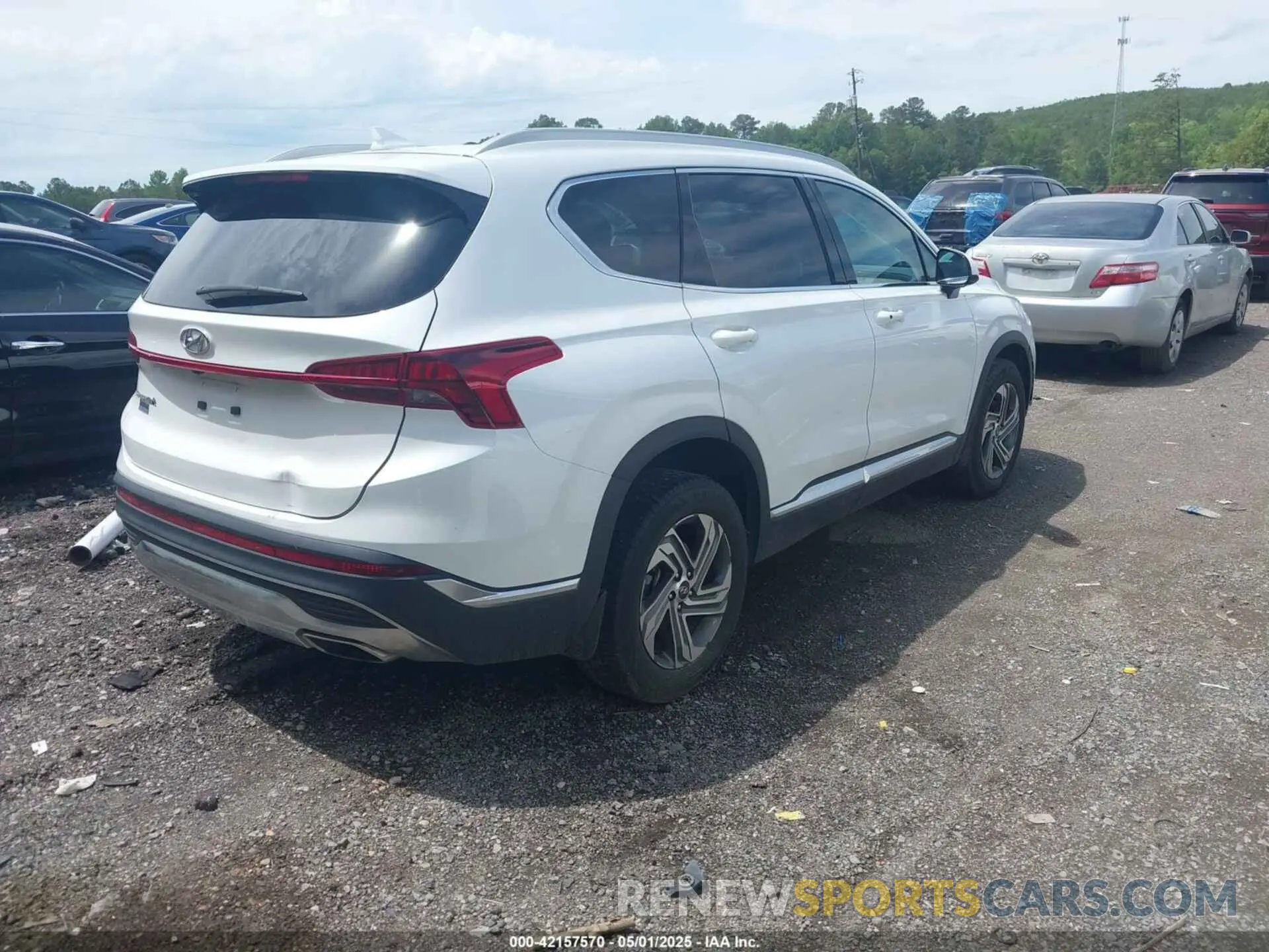 4 Photograph of a damaged car 5NMS24AJ6NH473913 HYUNDAI SANTA FE 2022