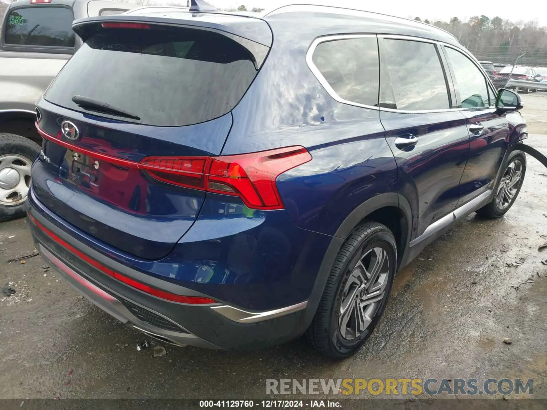 4 Photograph of a damaged car 5NMS34AJ8NH468161 HYUNDAI SANTA FE 2022