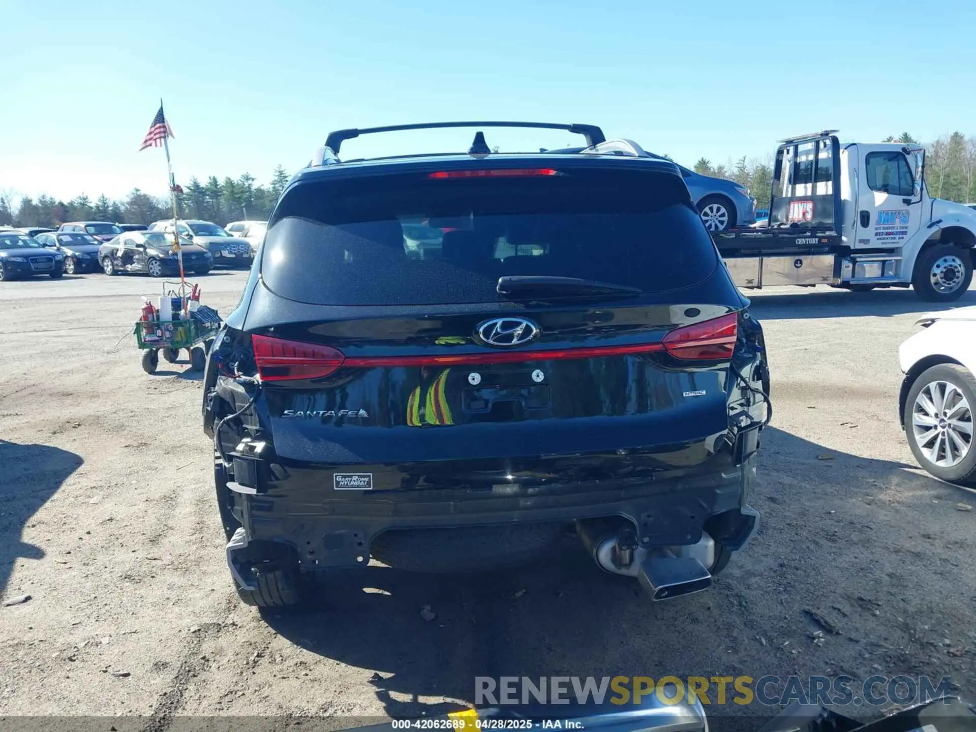 17 Photograph of a damaged car 5NMS3DAJ6NH442786 HYUNDAI SANTA FE 2022