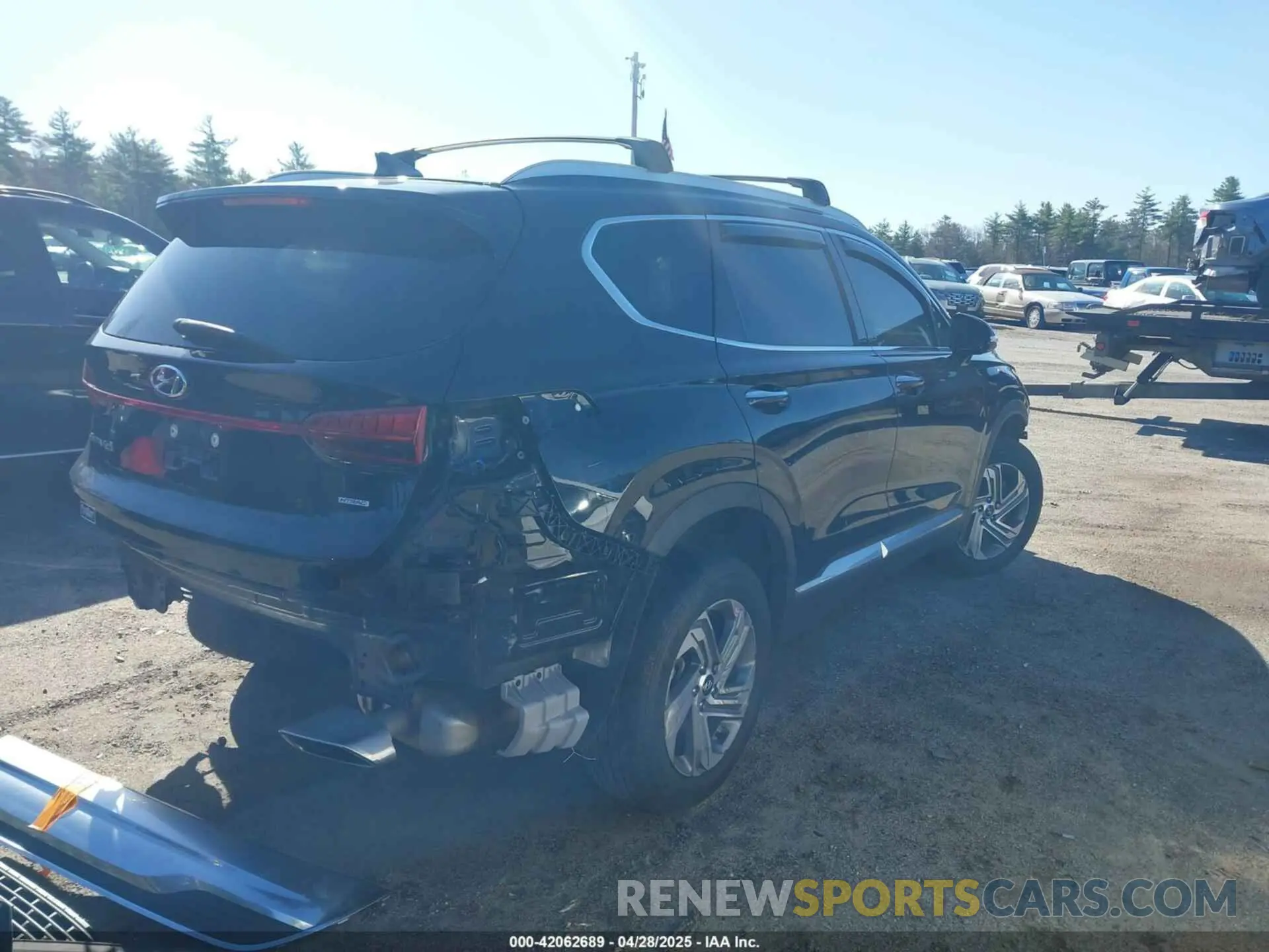 4 Photograph of a damaged car 5NMS3DAJ6NH442786 HYUNDAI SANTA FE 2022