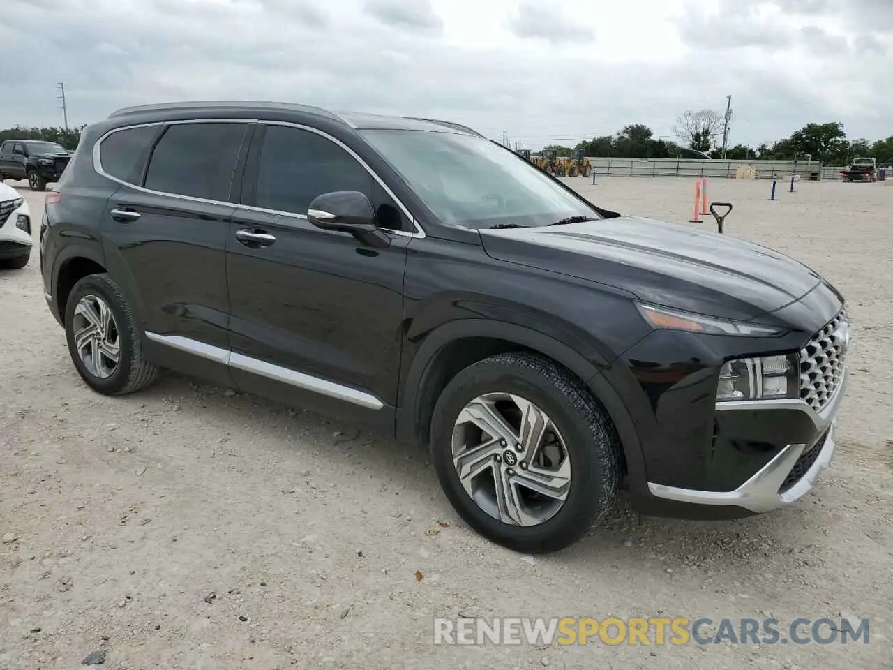 4 Photograph of a damaged car 5NMS64AJ5NH412444 HYUNDAI SANTA FE 2022