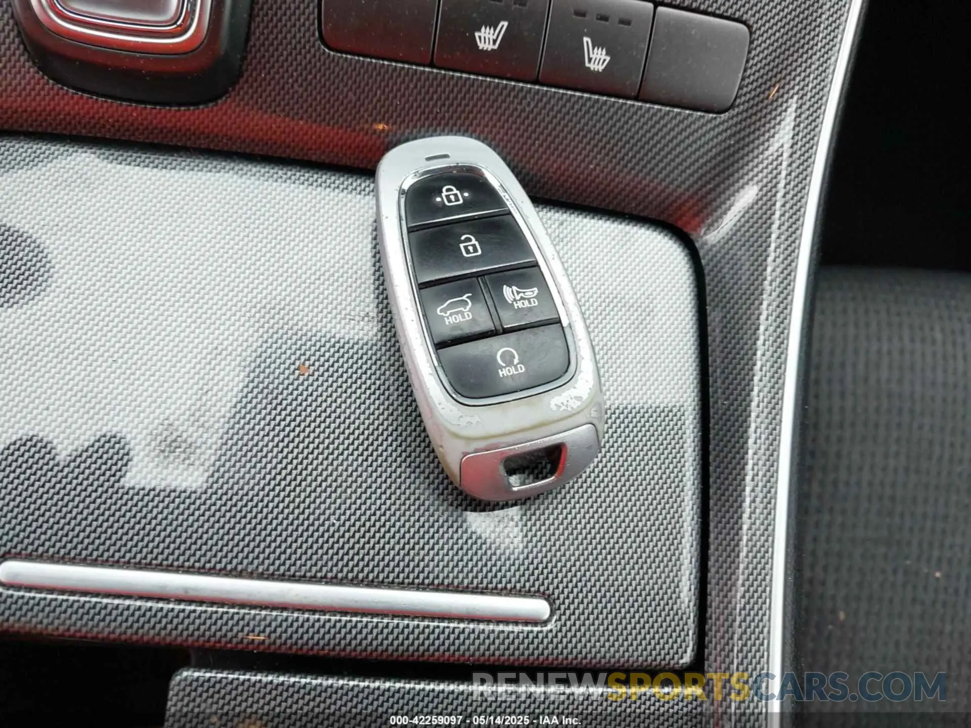 11 Photograph of a damaged car 5NMS64AJ7NH390060 HYUNDAI SANTA FE 2022
