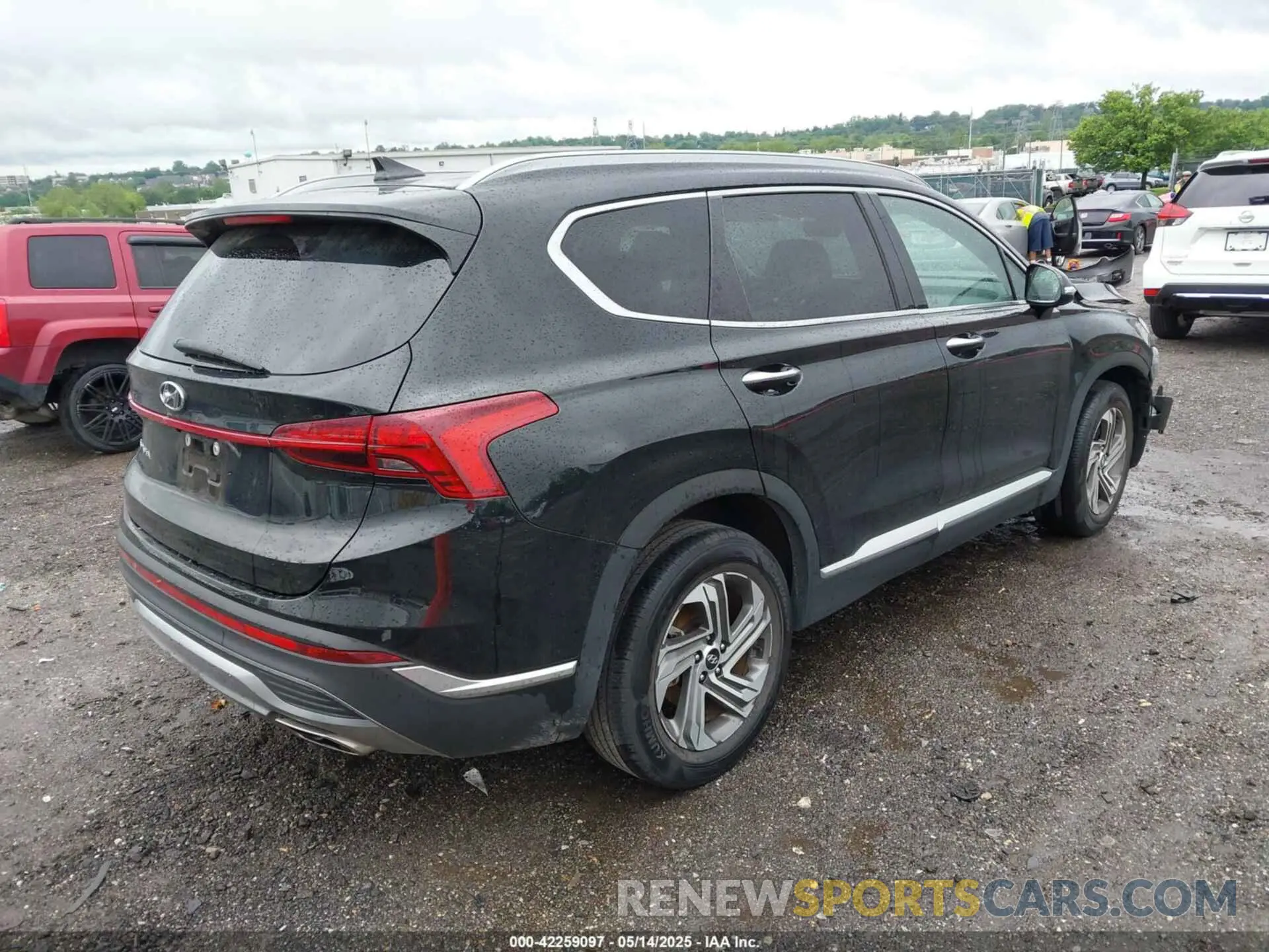 4 Photograph of a damaged car 5NMS64AJ7NH390060 HYUNDAI SANTA FE 2022