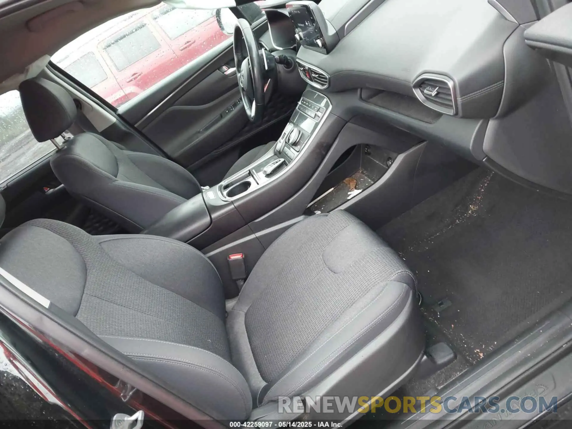 5 Photograph of a damaged car 5NMS64AJ7NH390060 HYUNDAI SANTA FE 2022