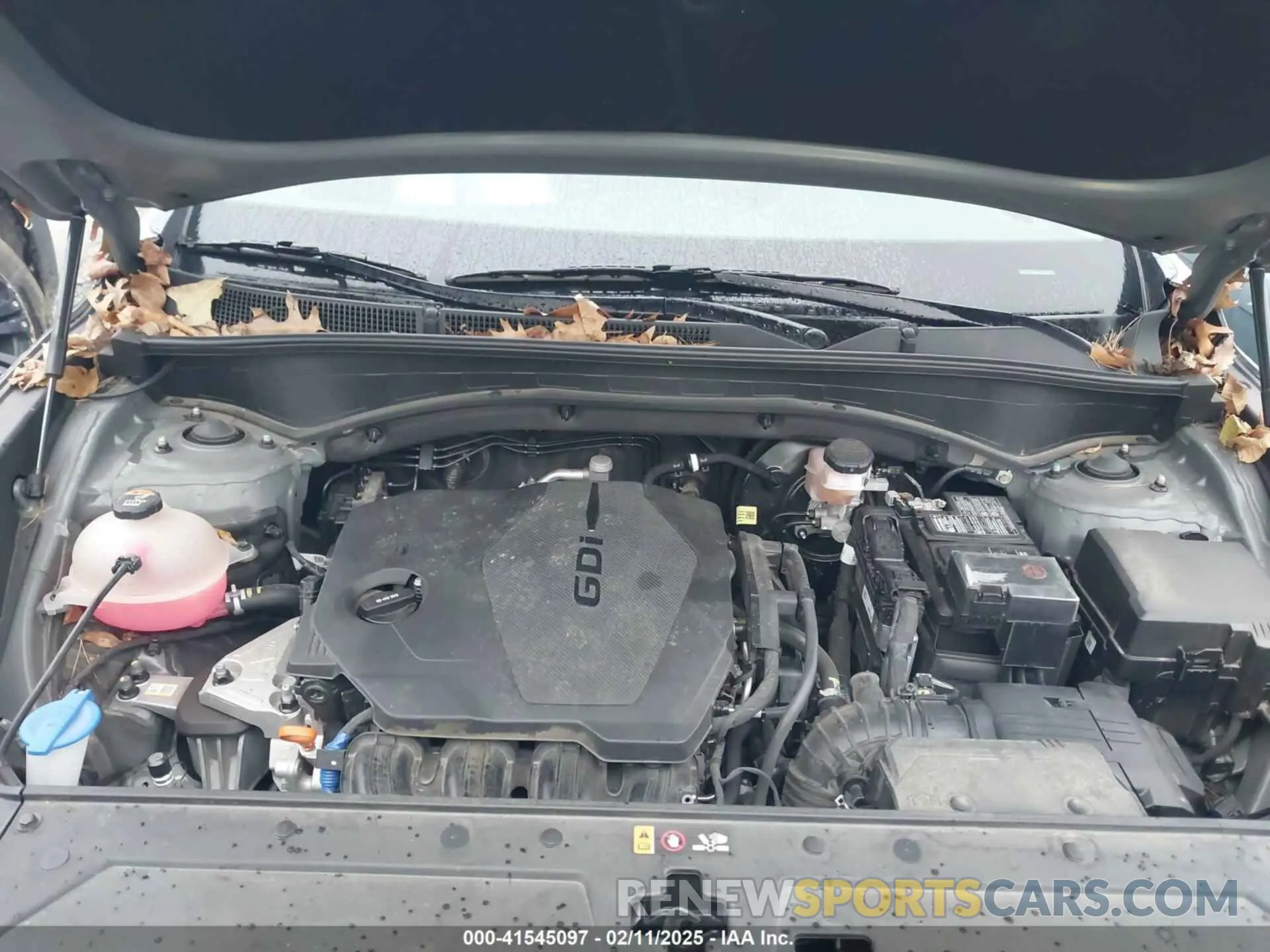 10 Photograph of a damaged car 5NMS24AJ0PH553937 HYUNDAI SANTA FE 2023