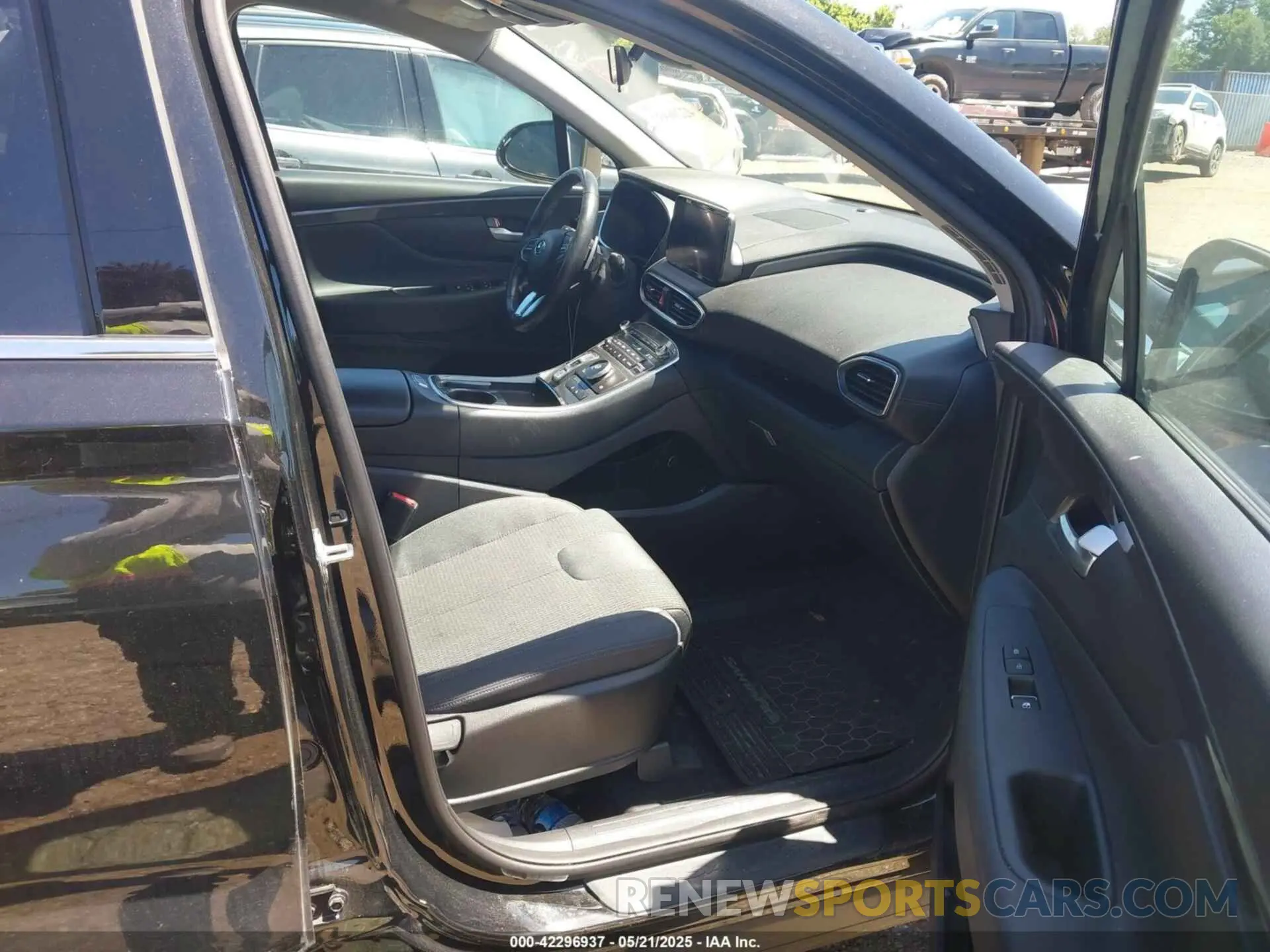 5 Photograph of a damaged car 5NMS24AJ1PH596120 HYUNDAI SANTA FE 2023