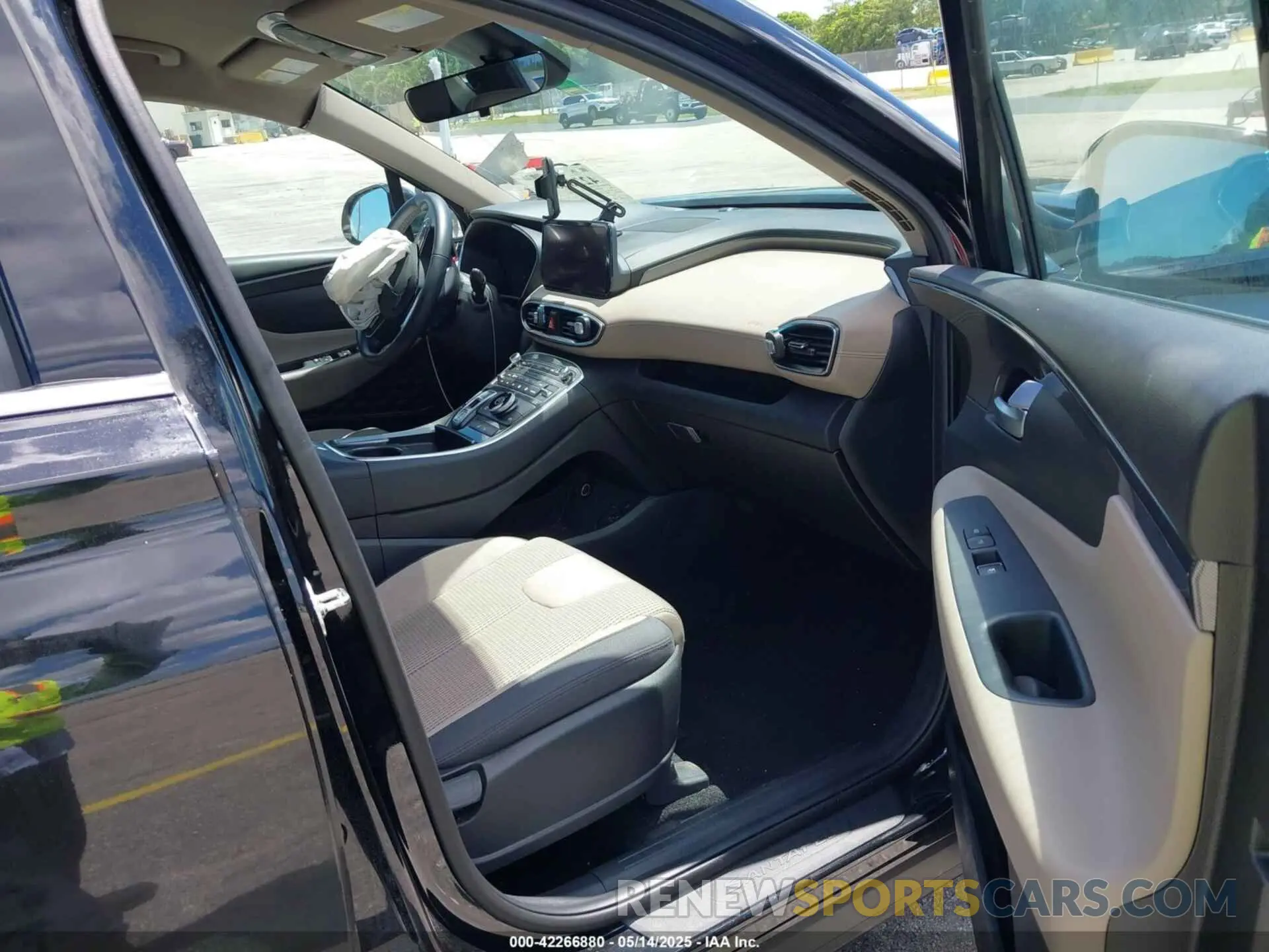 5 Photograph of a damaged car 5NMS24AJ1PH653853 HYUNDAI SANTA FE 2023