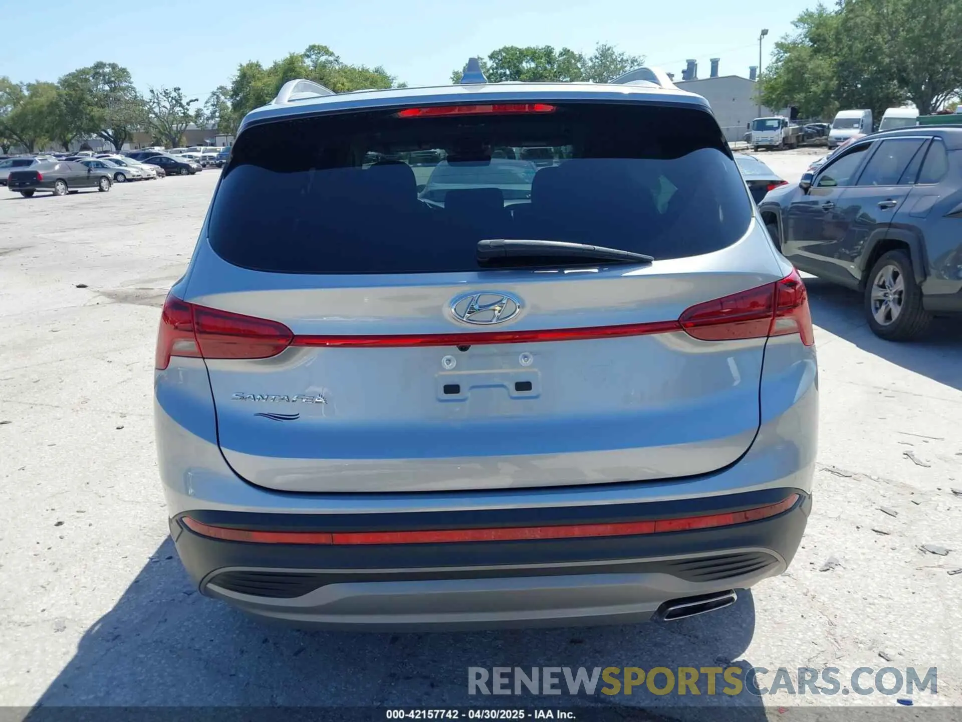 17 Photograph of a damaged car 5NMS24AJ4PH545629 HYUNDAI SANTA FE 2023