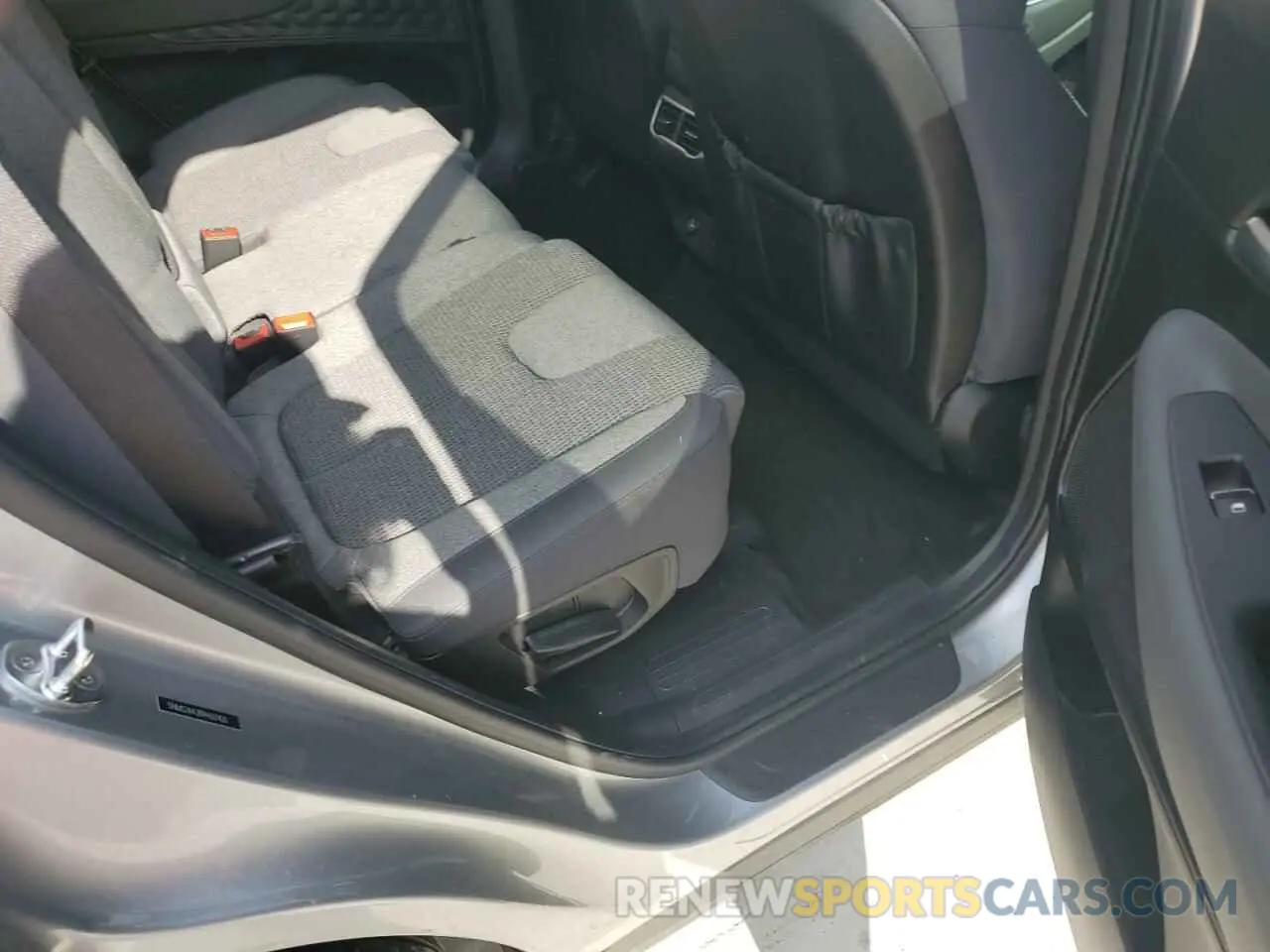 11 Photograph of a damaged car 5NMS24AJ8PH507420 HYUNDAI SANTA FE 2023