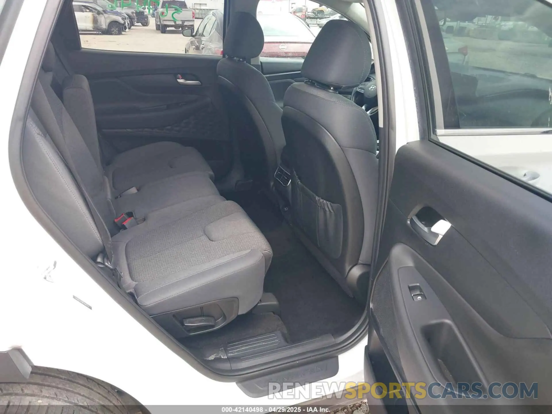 8 Photograph of a damaged car 5NMS24AJ8PH567746 HYUNDAI SANTA FE 2023