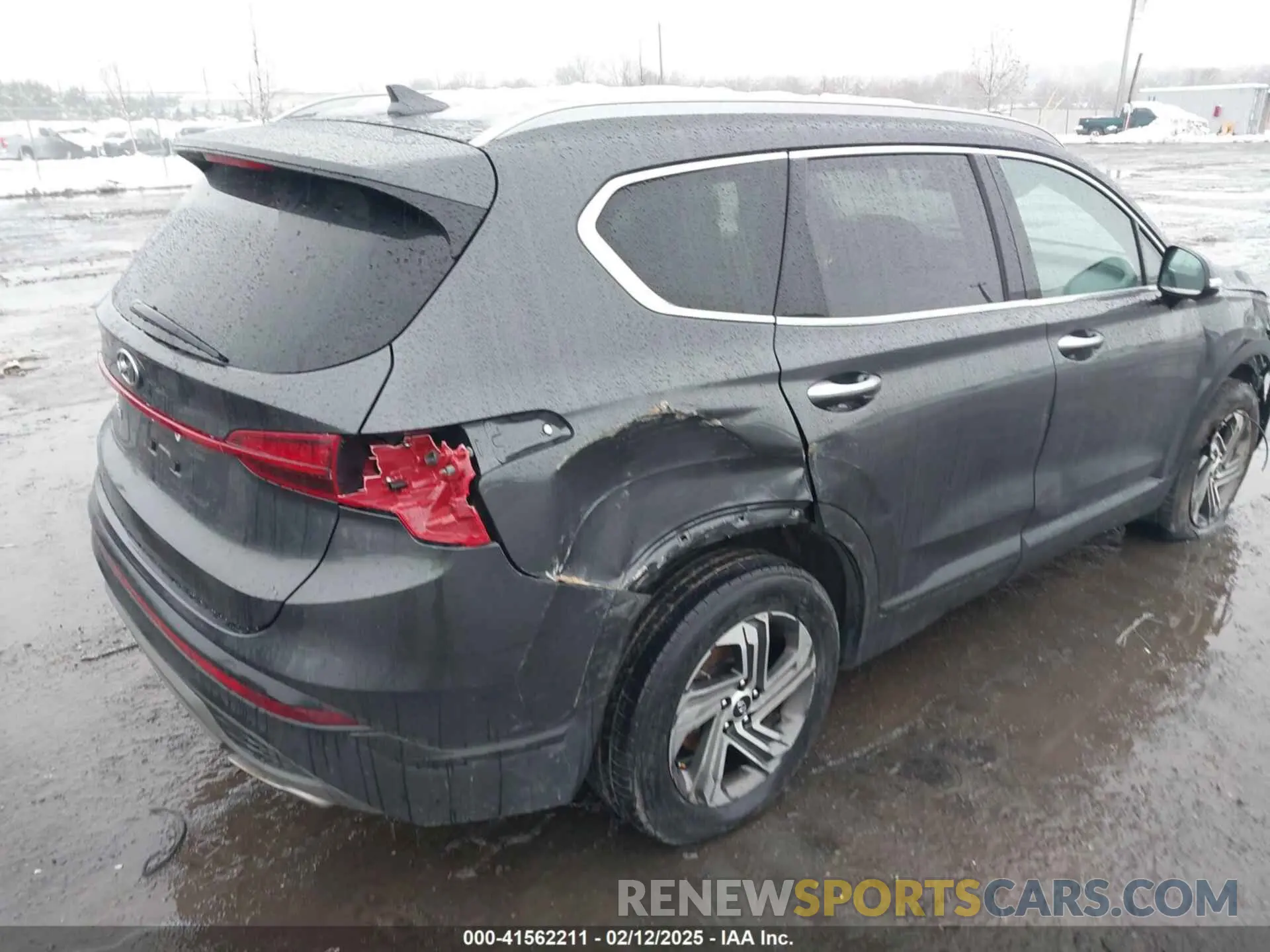 4 Photograph of a damaged car 5NMS24AJ9PH545870 HYUNDAI SANTA FE 2023