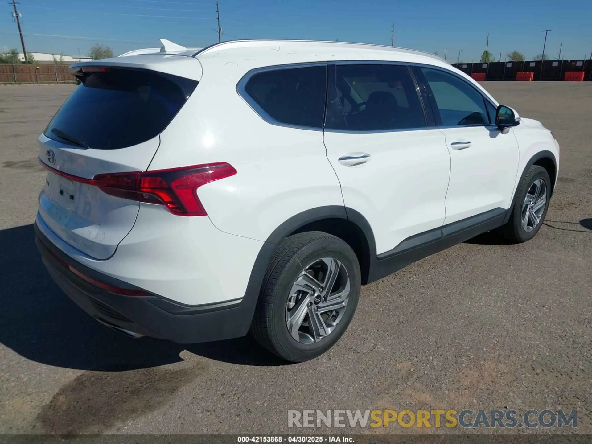 4 Фотография поврежденного автомобиля 5NMS24AJXPH562533 HYUNDAI SANTA FE 2023