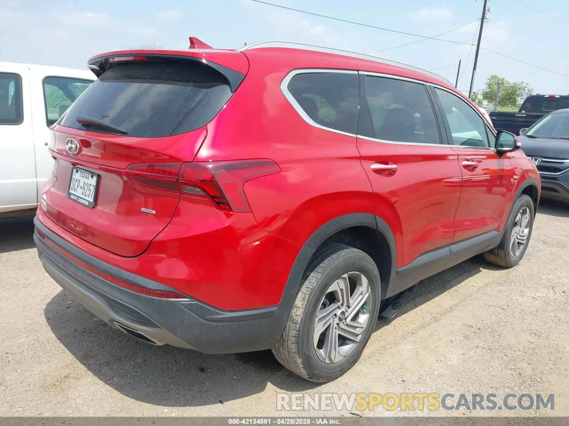 4 Photograph of a damaged car 5NMS2DAJ0PH484022 HYUNDAI SANTA FE 2023