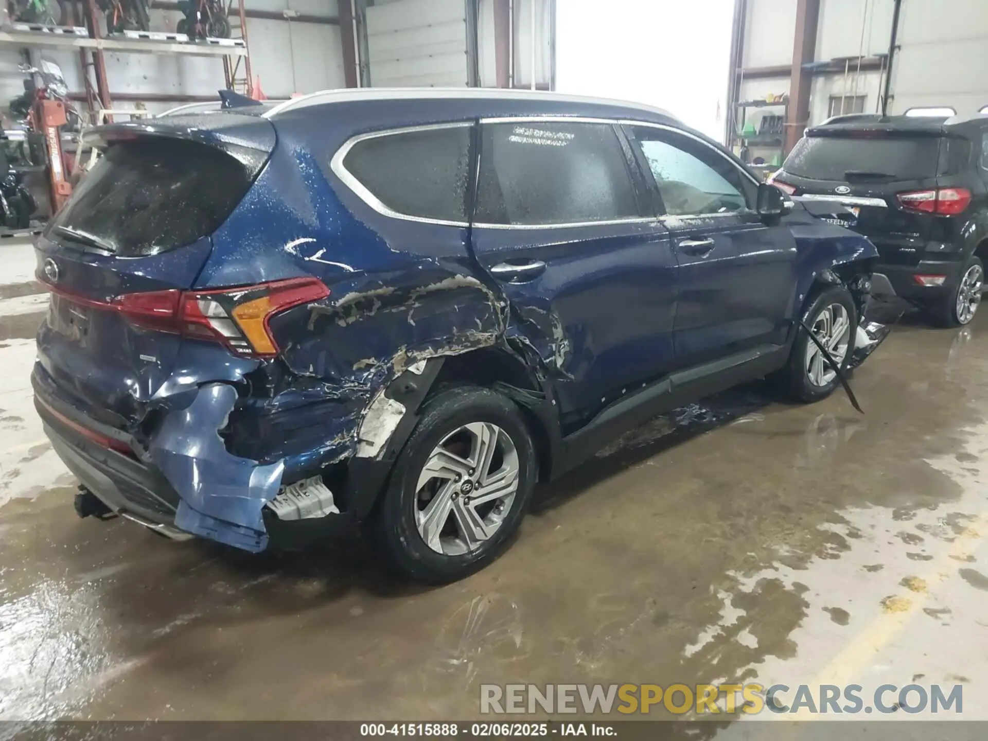 4 Photograph of a damaged car 5NMS2DAJ0PH554523 HYUNDAI SANTA FE 2023