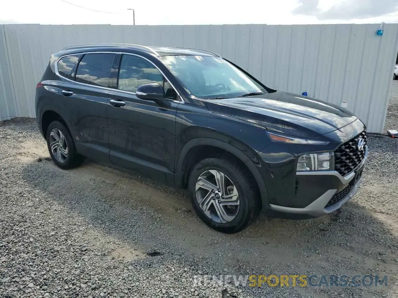 4 Photograph of a damaged car 5NMS2DAJ0PH597792 HYUNDAI SANTA FE 2023