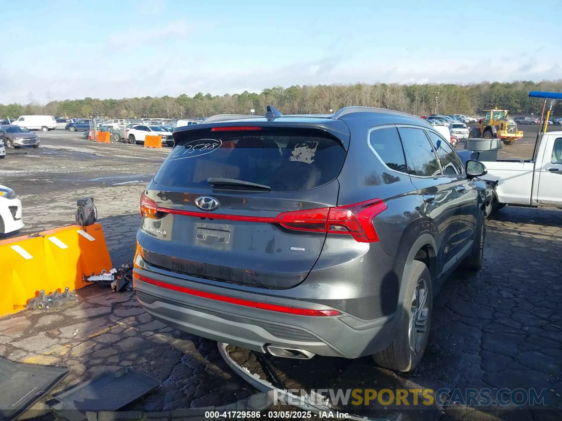 4 Photograph of a damaged car 5NMS2DAJ4PH493922 HYUNDAI SANTA FE 2023