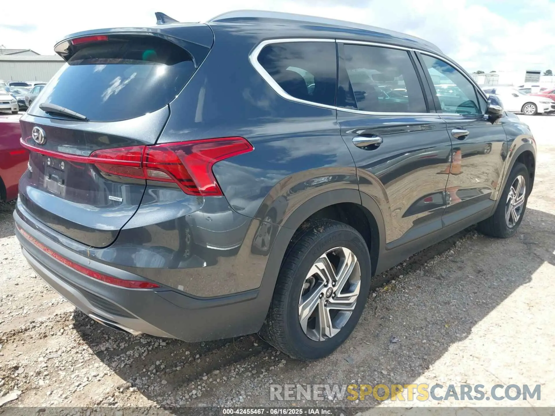 4 Photograph of a damaged car 5NMS2DAJ8PH544497 HYUNDAI SANTA FE 2023