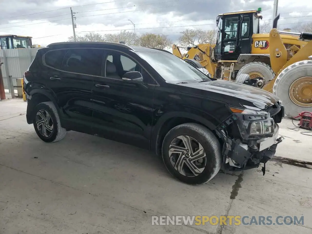 4 Photograph of a damaged car 5NMS2DAJ8PH580853 HYUNDAI SANTA FE 2023