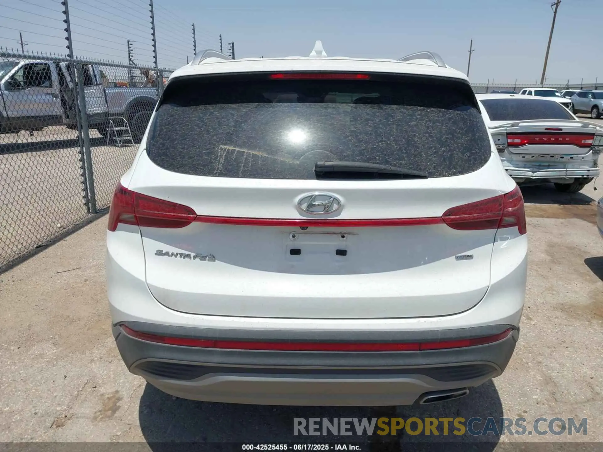 16 Photograph of a damaged car 5NMS2DAJ9PH562670 HYUNDAI SANTA FE 2023